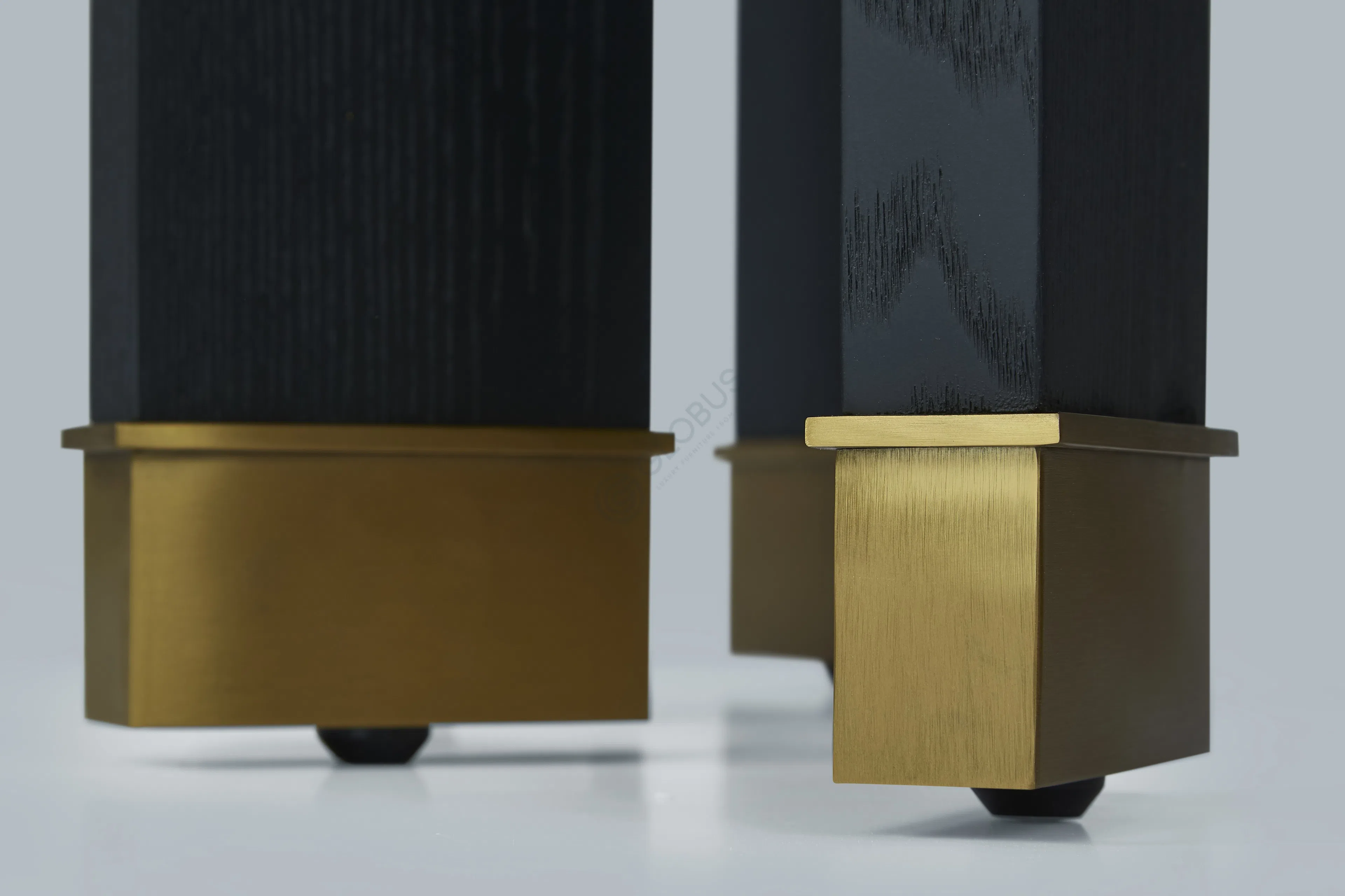 Угловой столик Quartivo