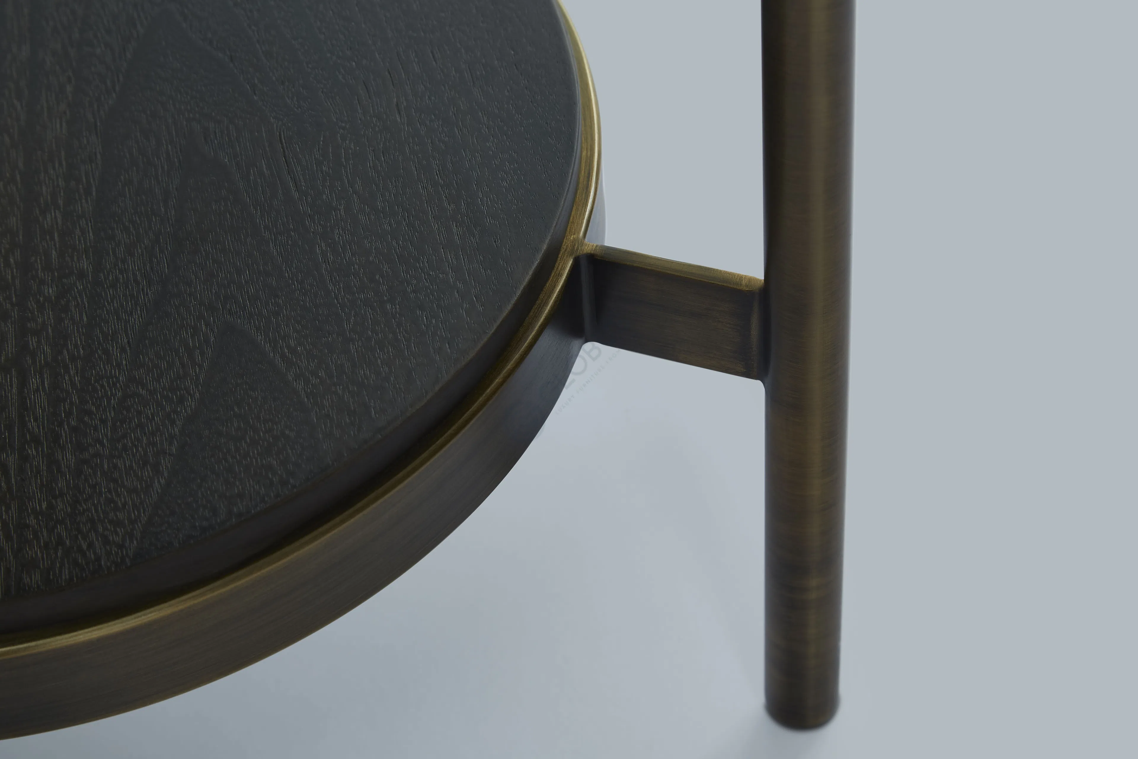 Угловой столик Cordovan