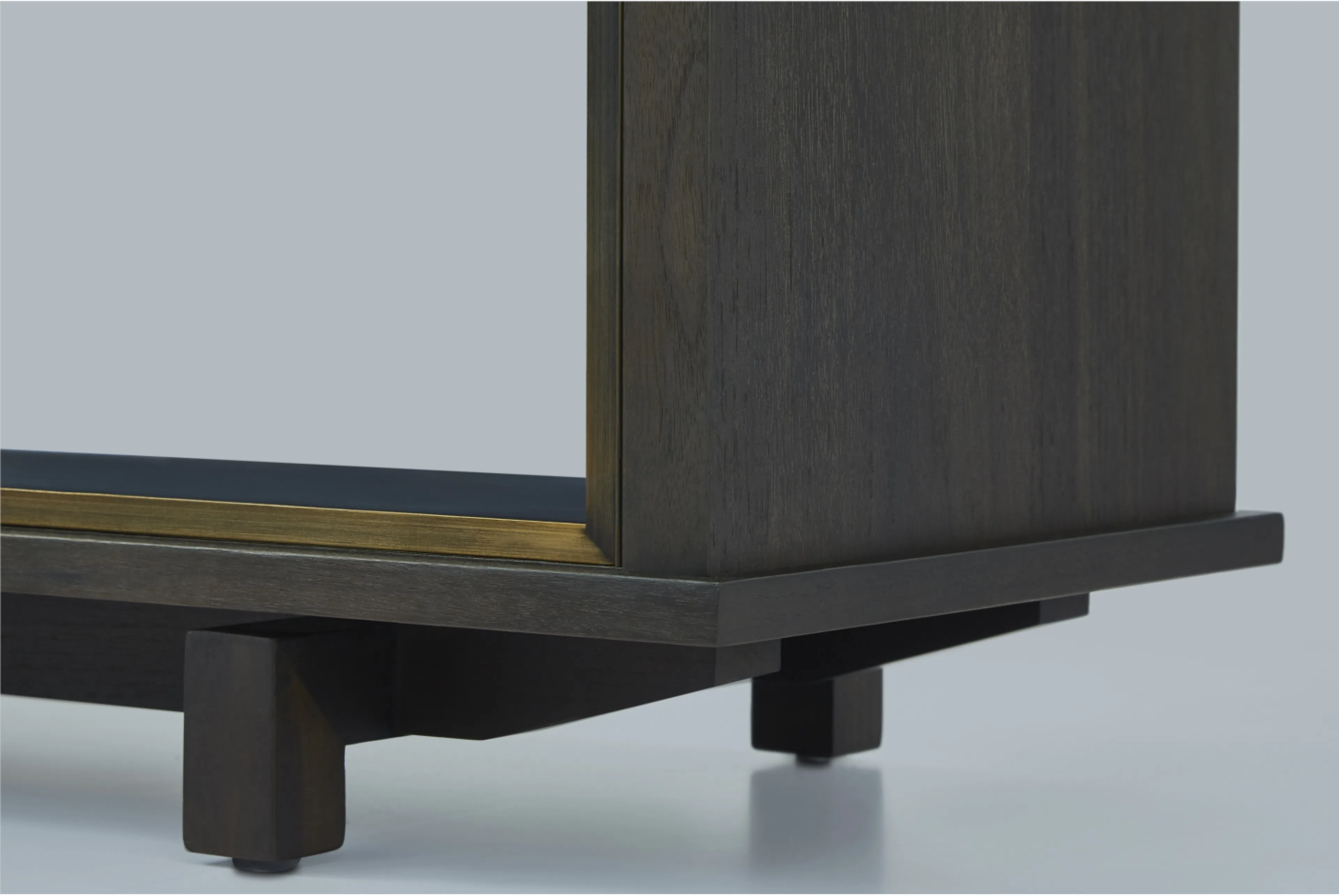 Стеллаж POLTRONA FRAU Lloyd