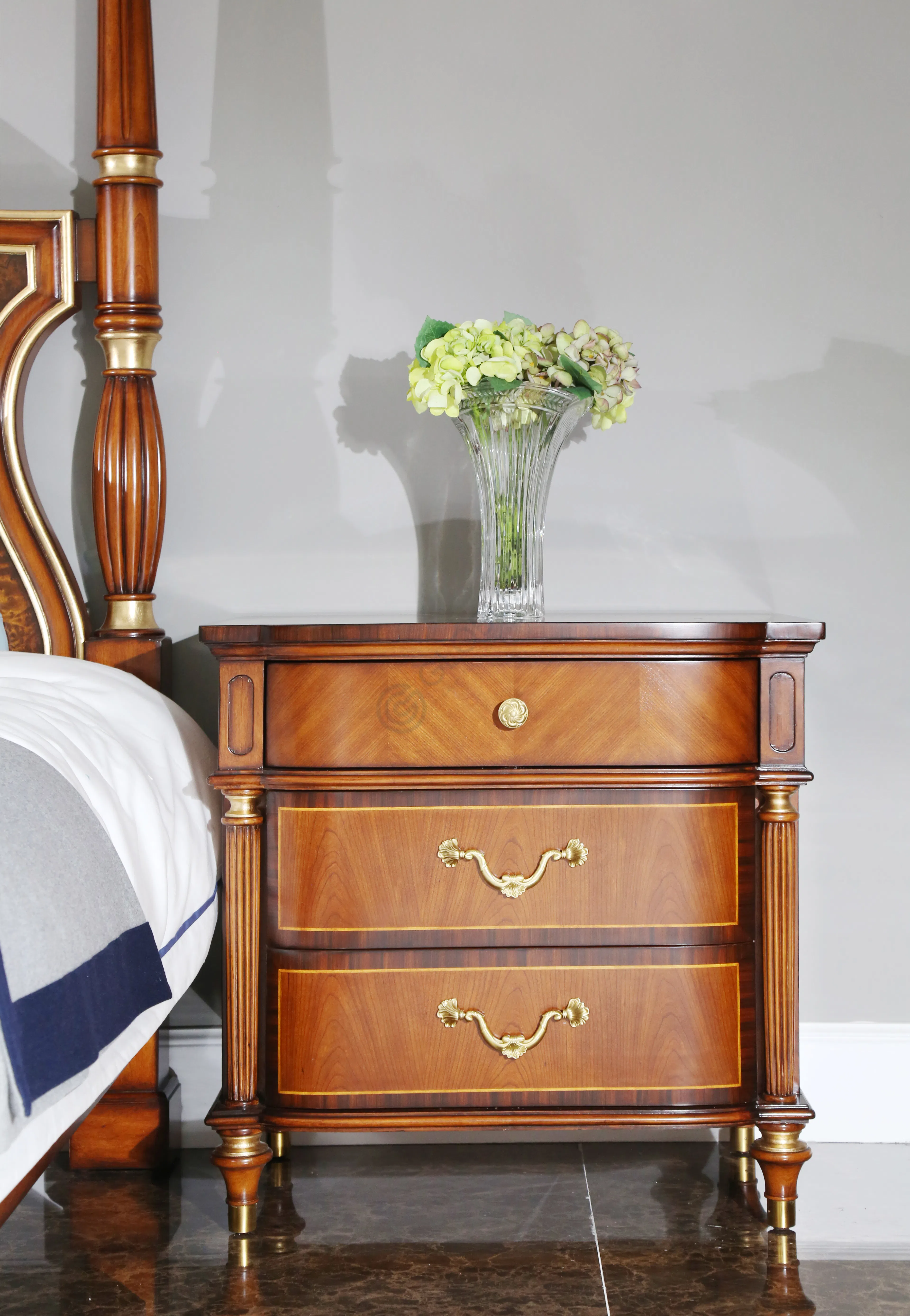 Прикроватная тумба Oretano