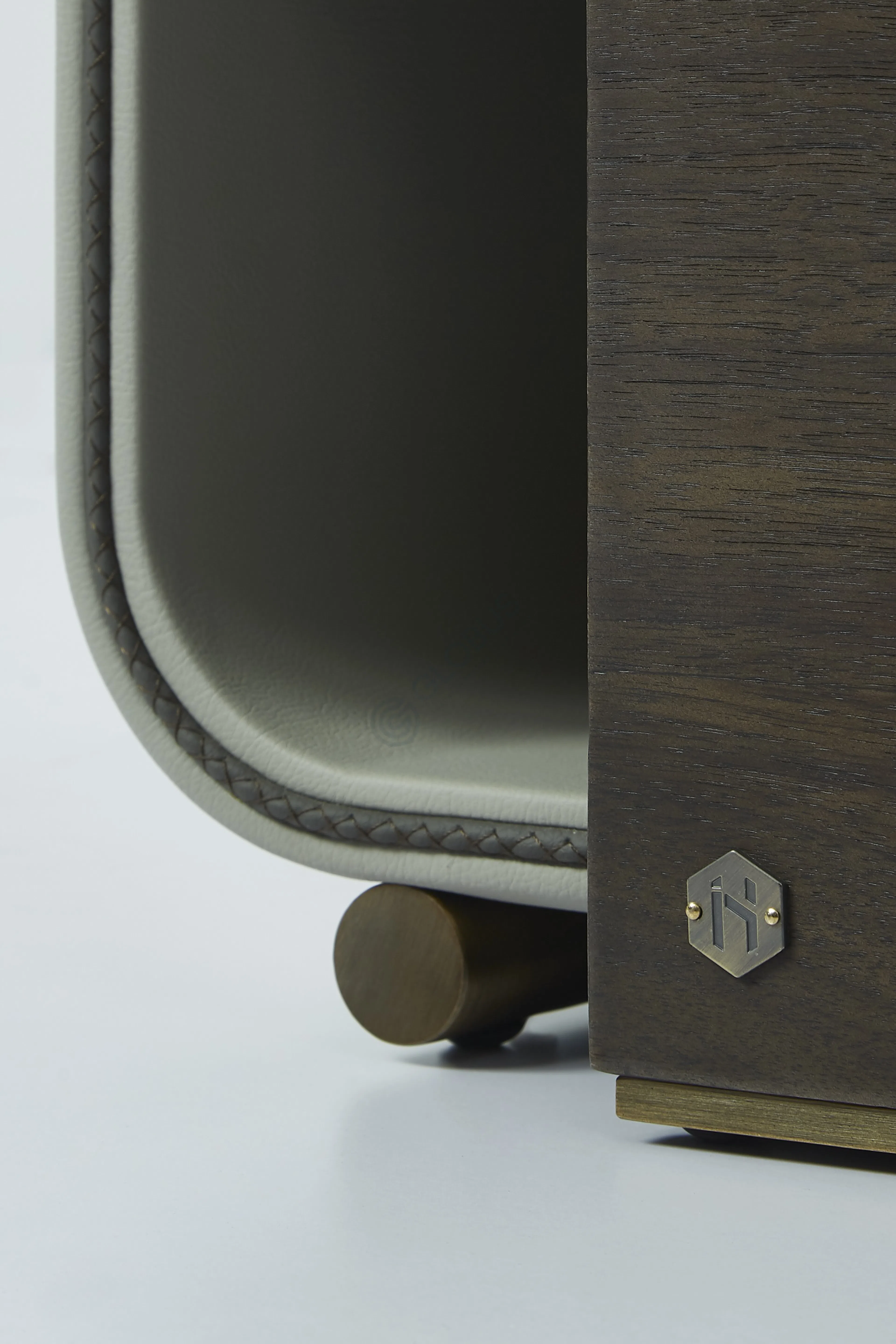 Угловой столик Ulissa