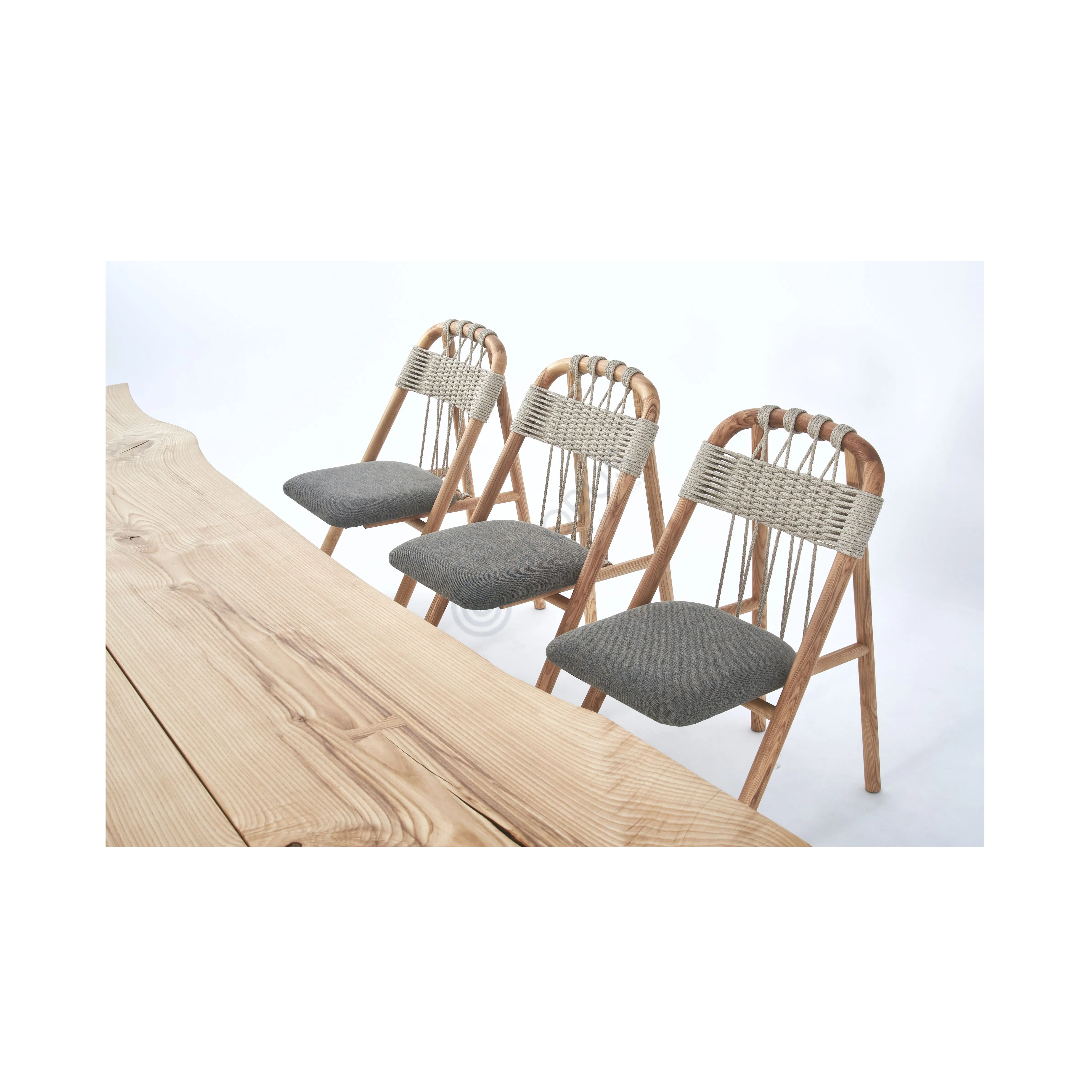 Обеденный стул Roderic