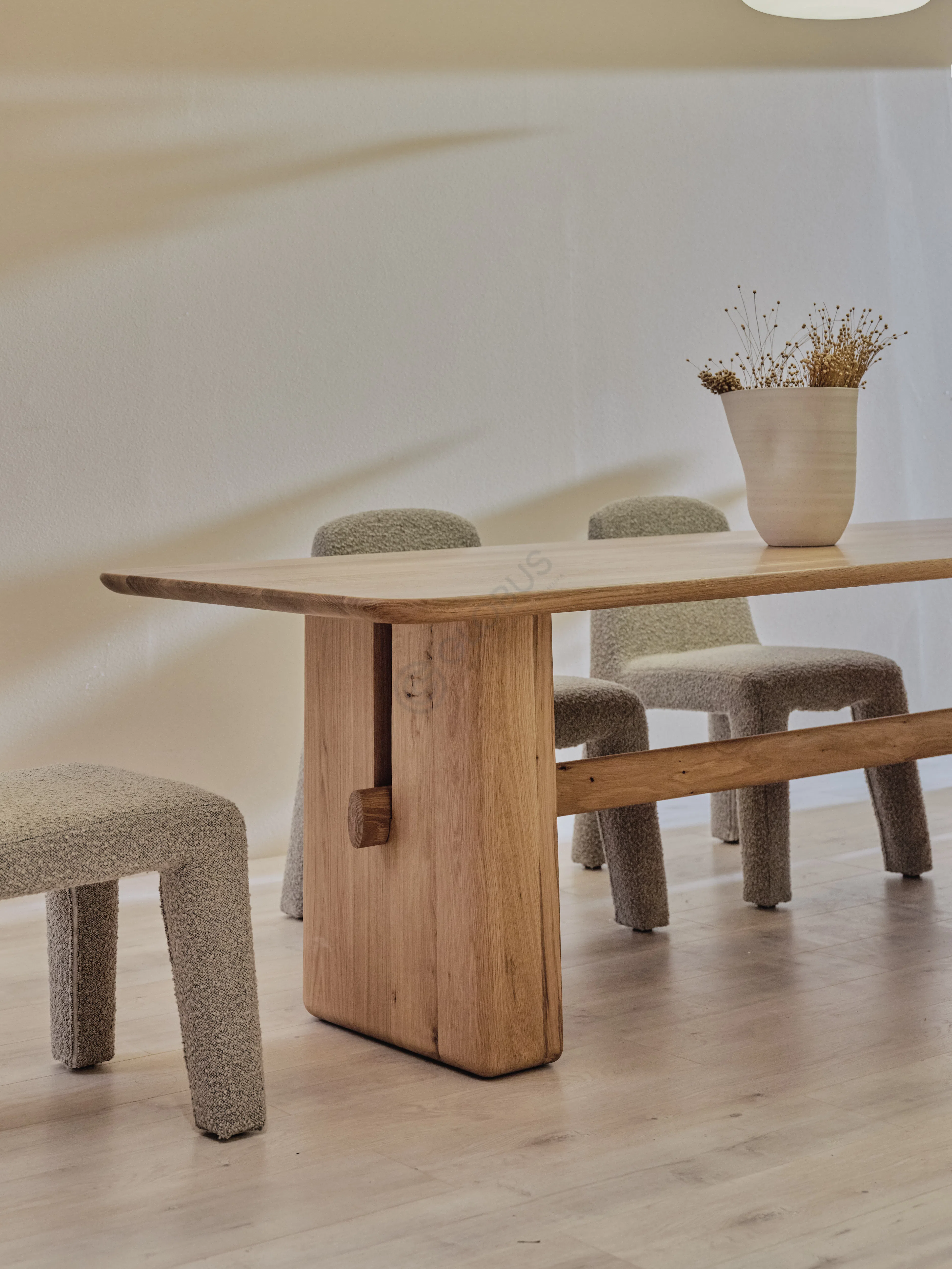 Обеденный стол Xelianne