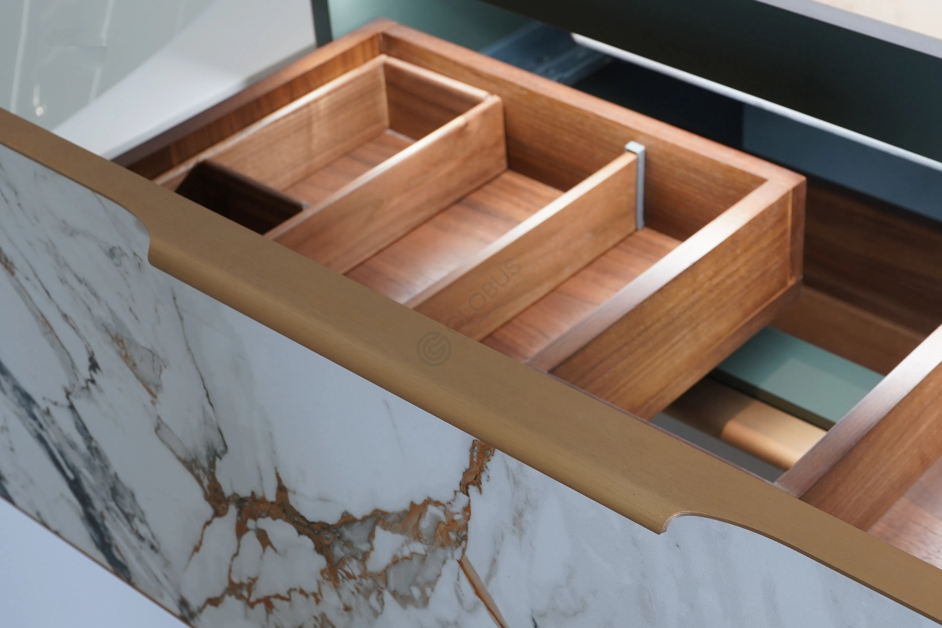 Ванный шкаф Kyrese