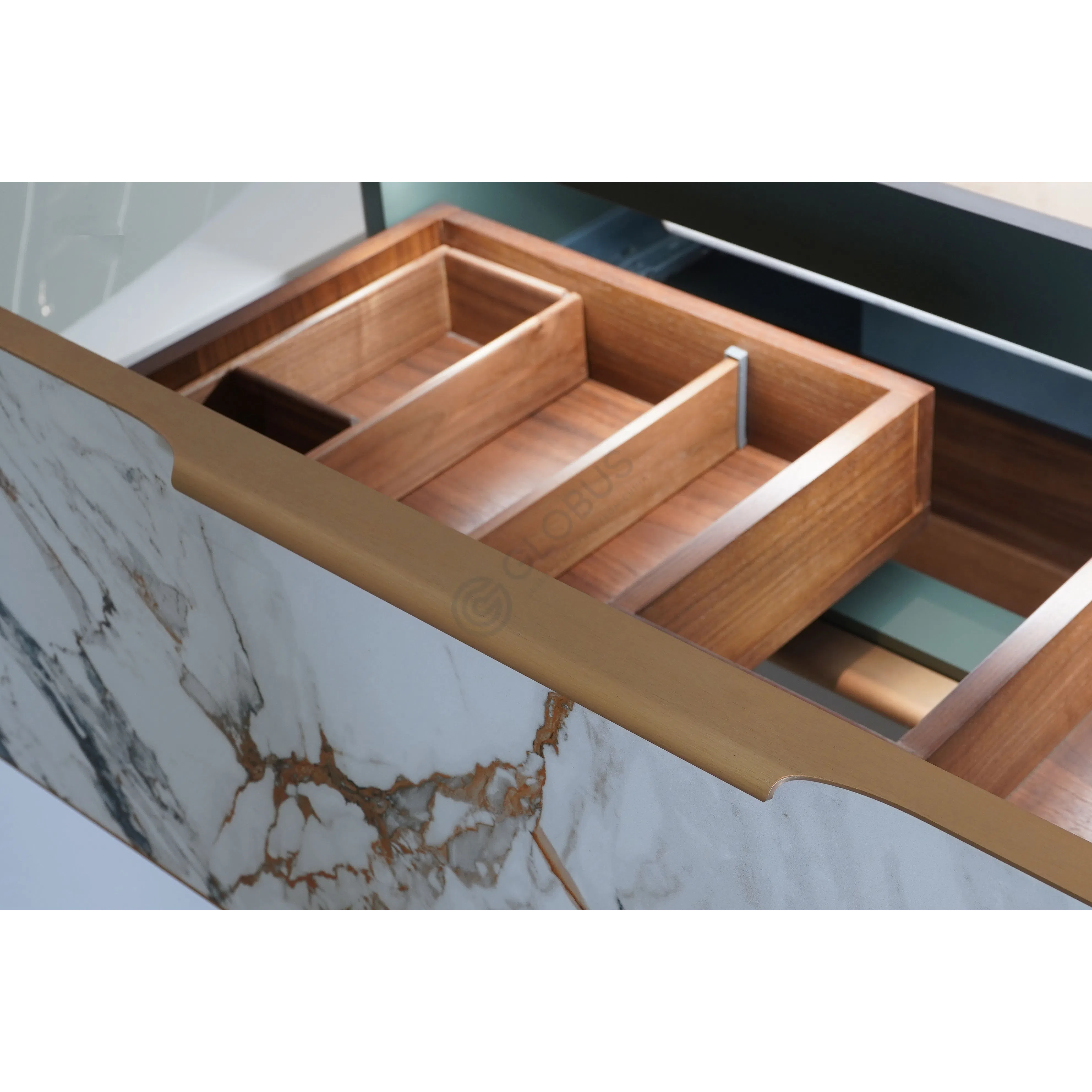 Ванный шкаф Kyrese