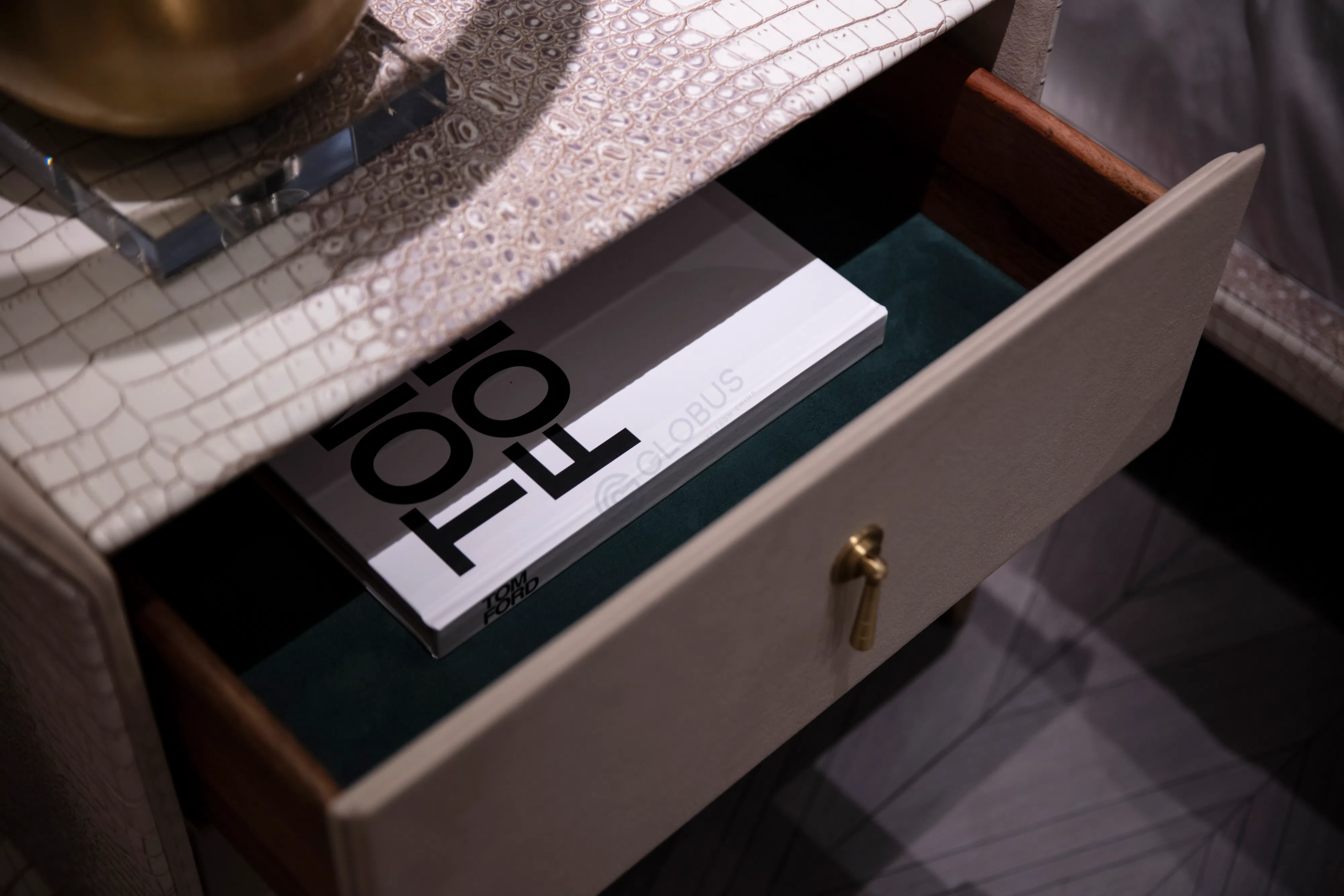 Прикроватная тумба Kalindi