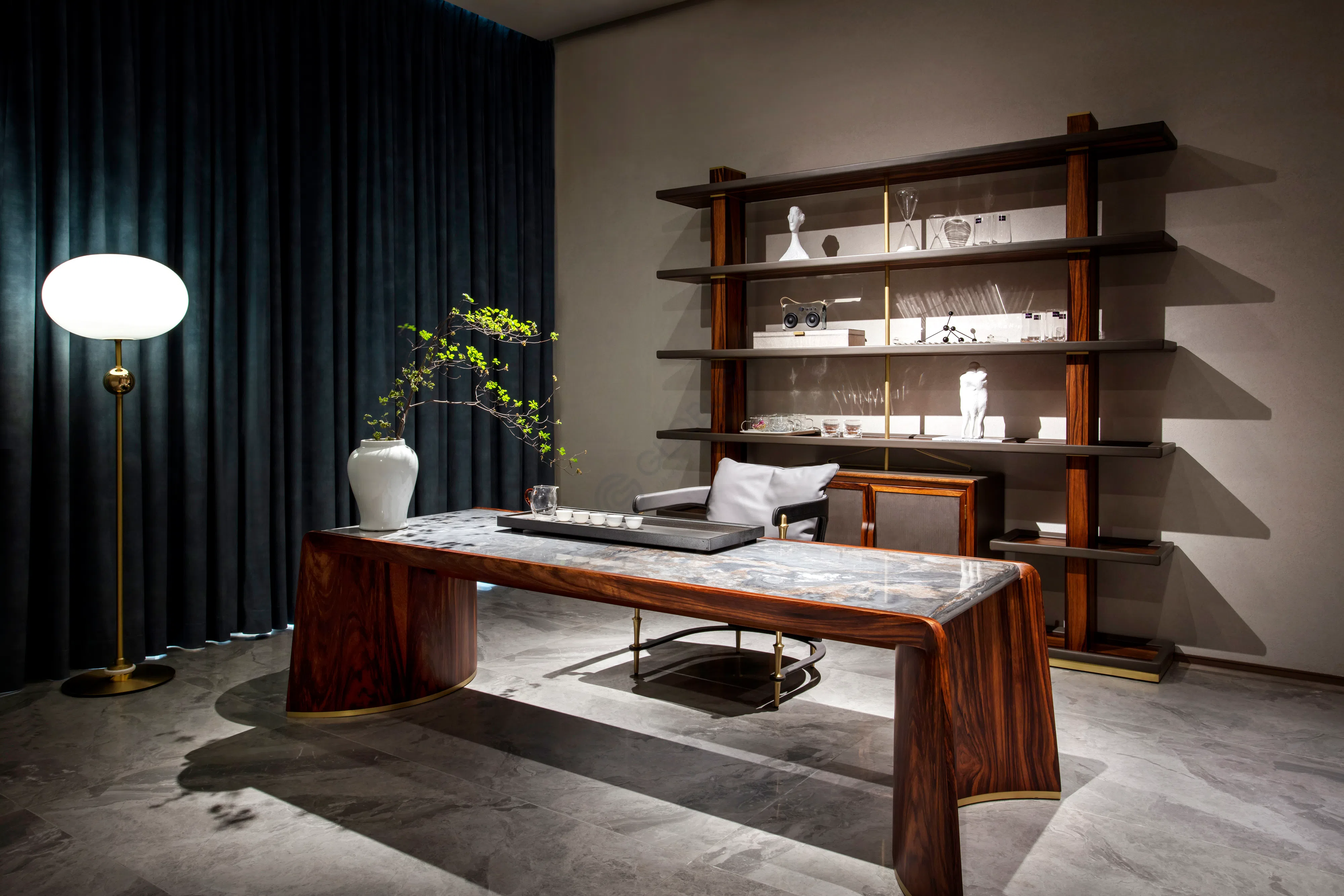 Стол для кабинета Orpheeus