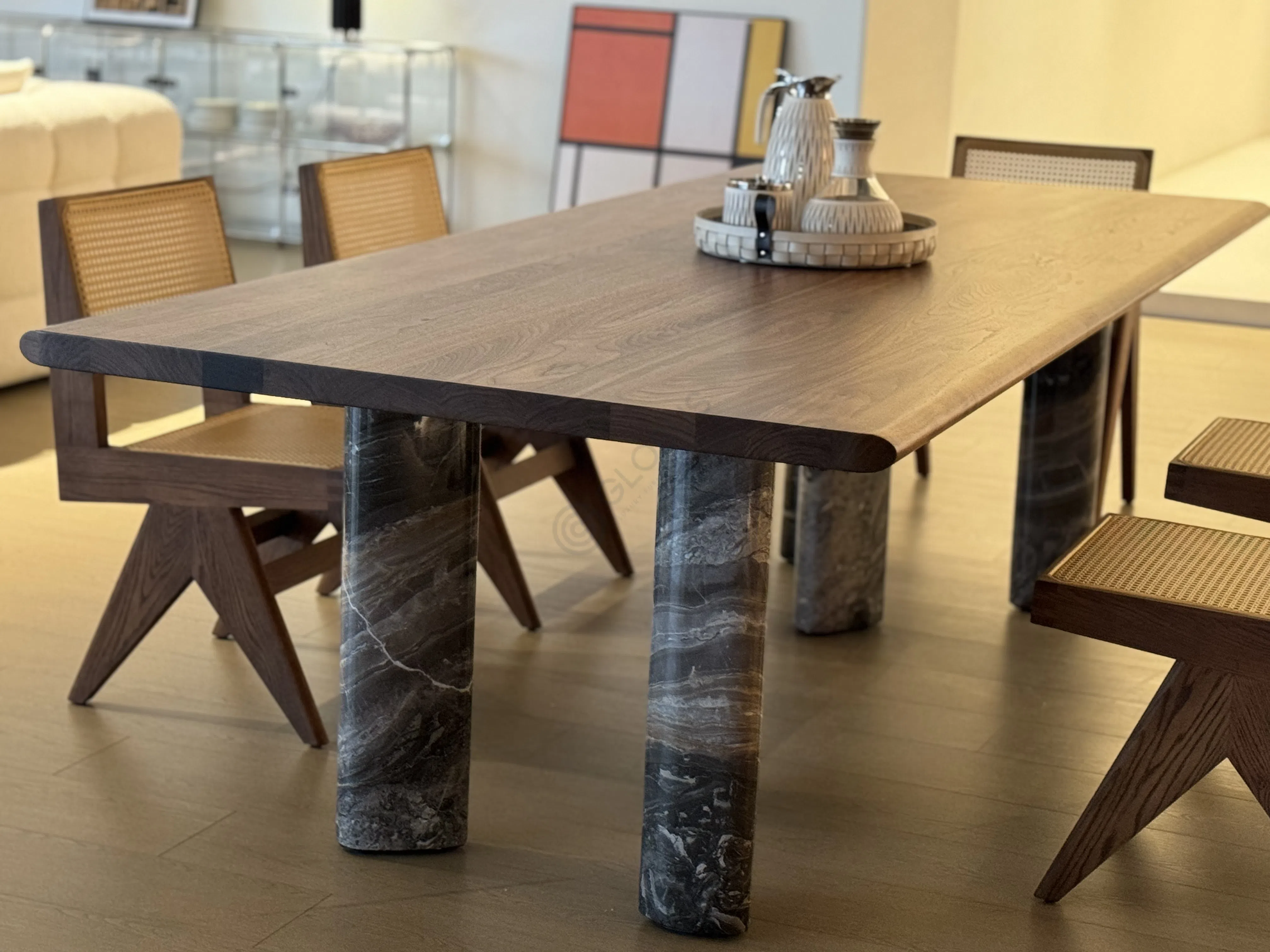 Обеденный стол Udendo