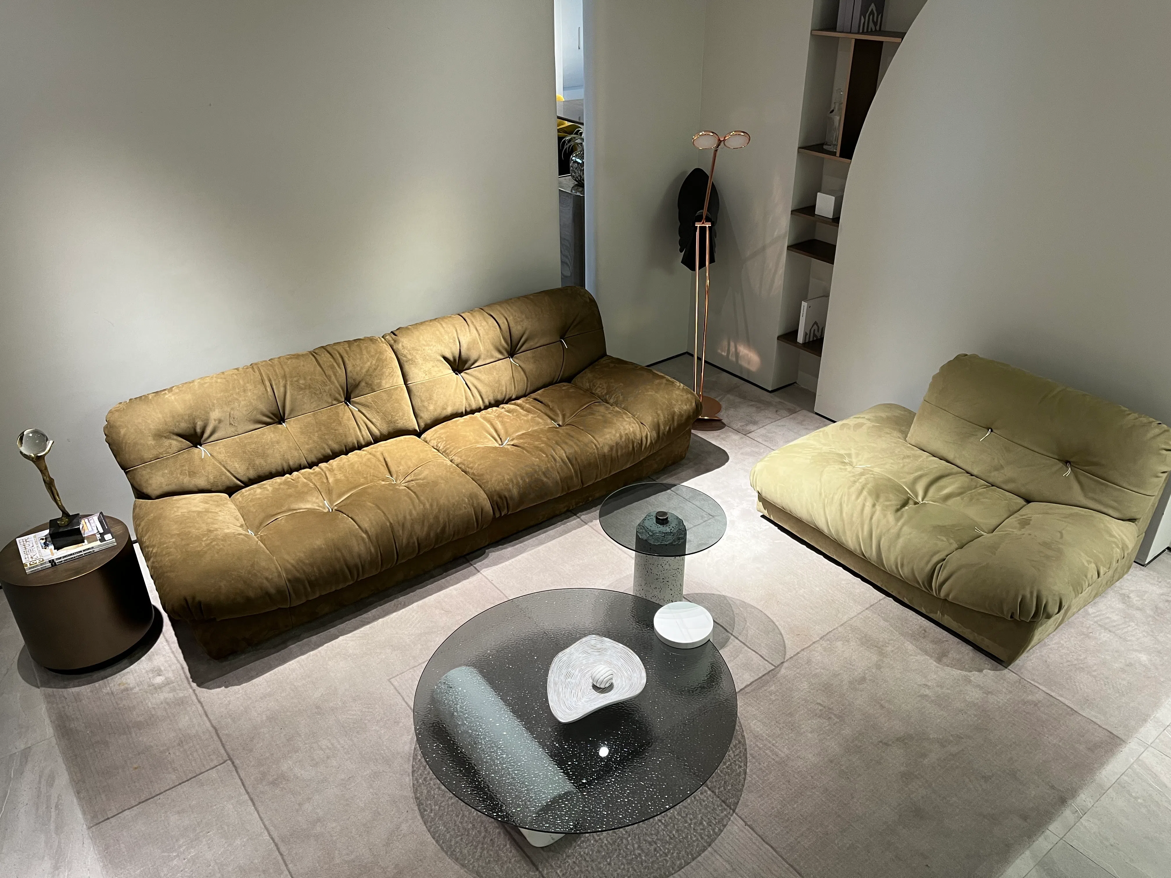 Угловой столик Vitalba