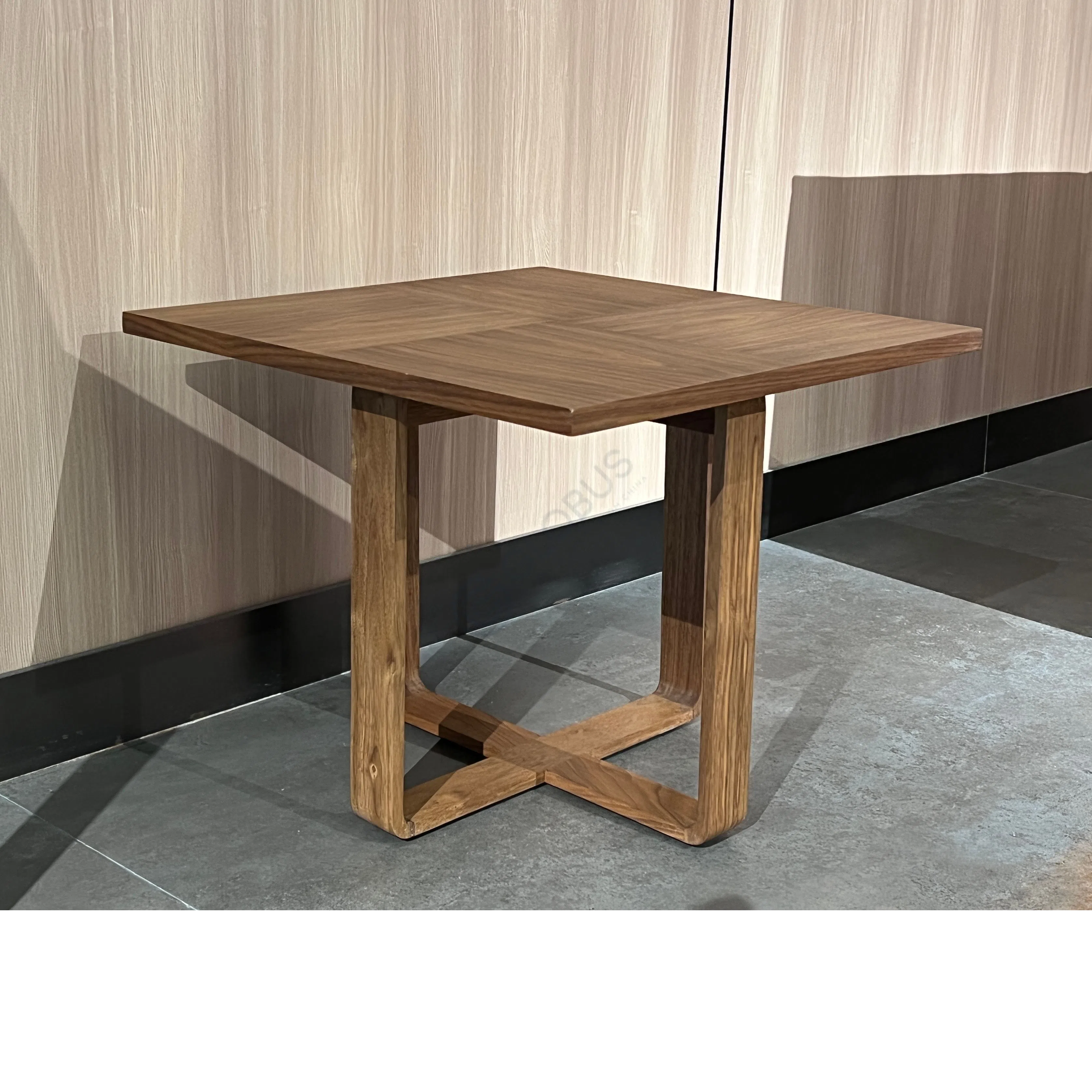 Угловой столик HERMES