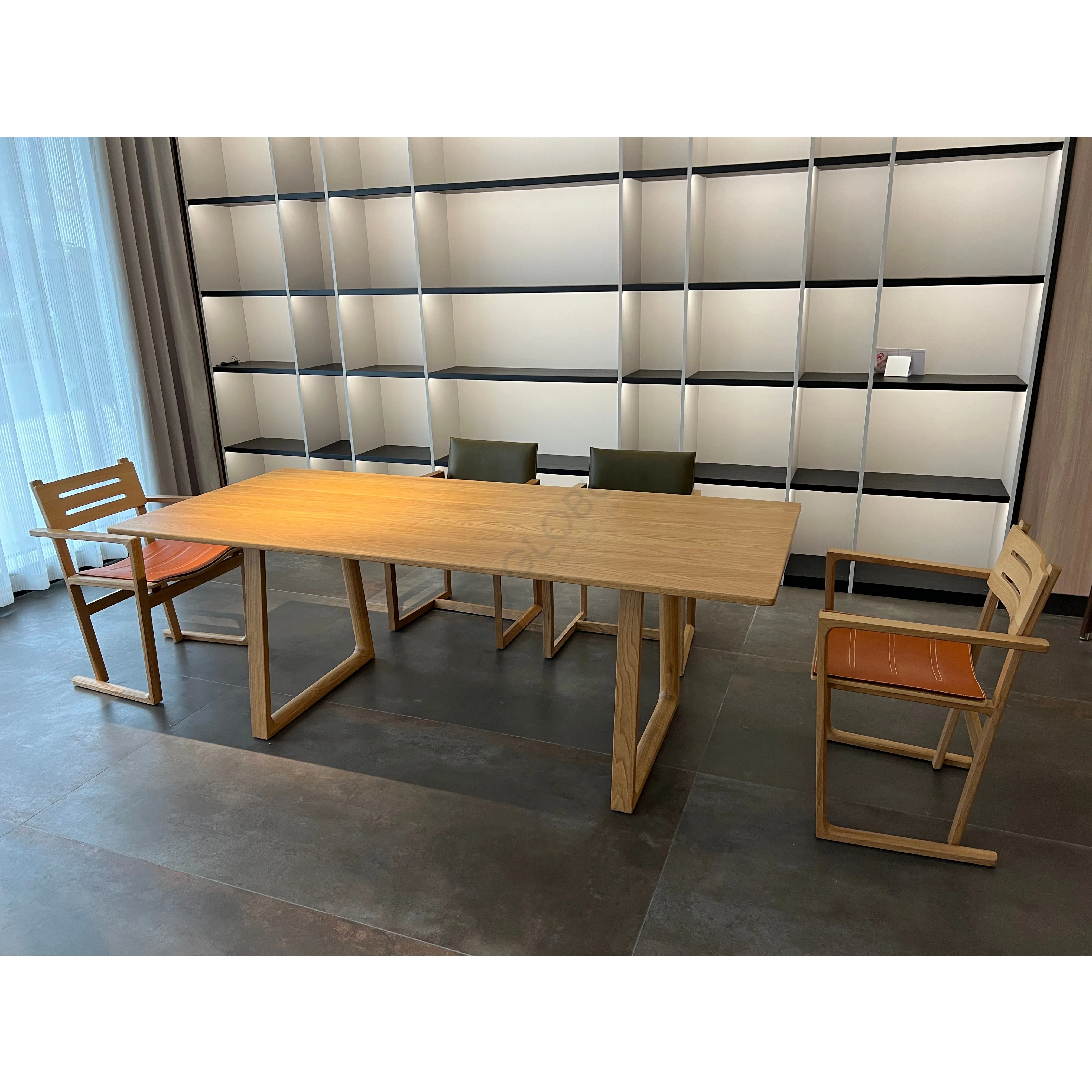 Обеденный стол HERMES