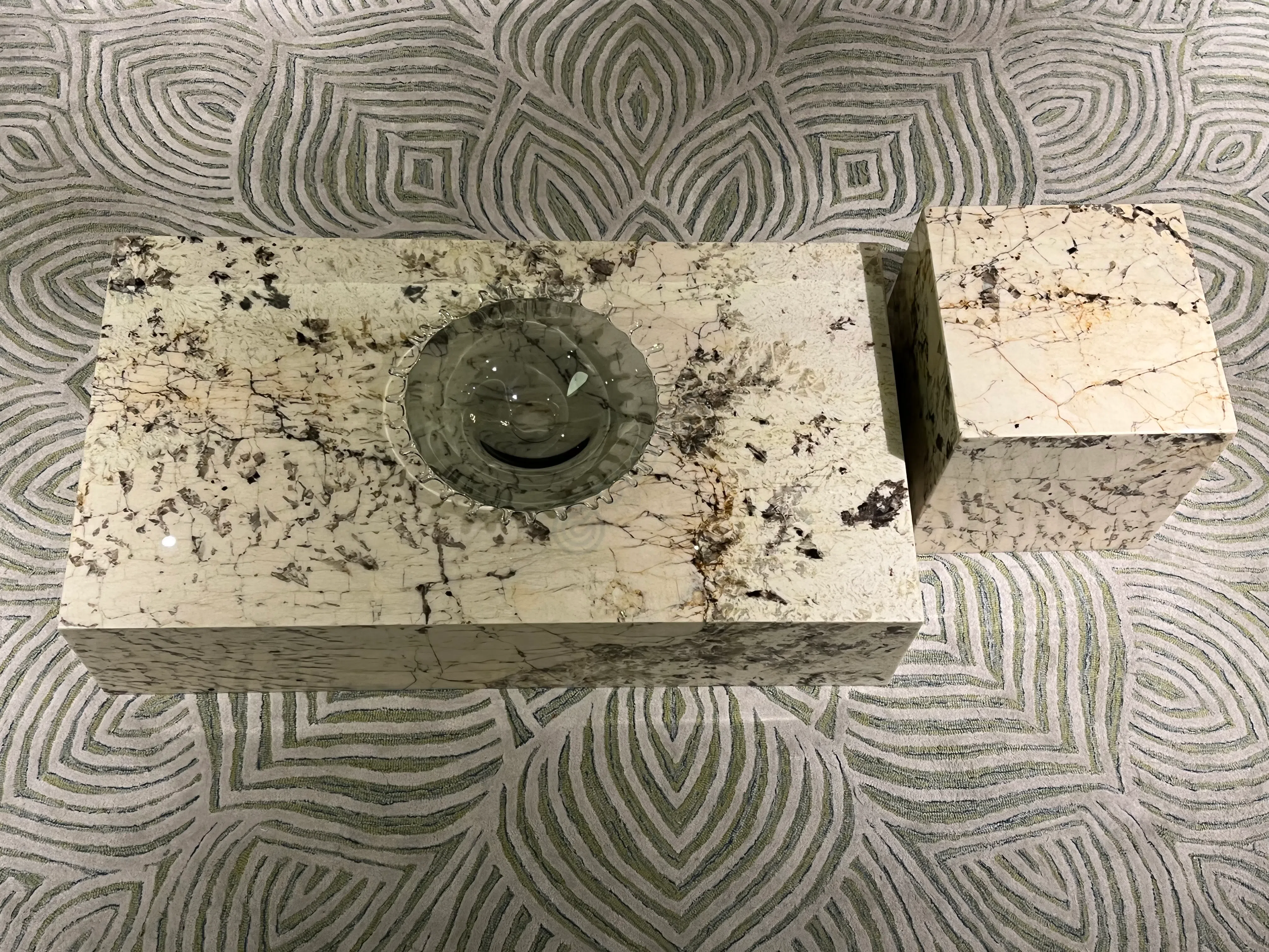 Угловой столик Girogina