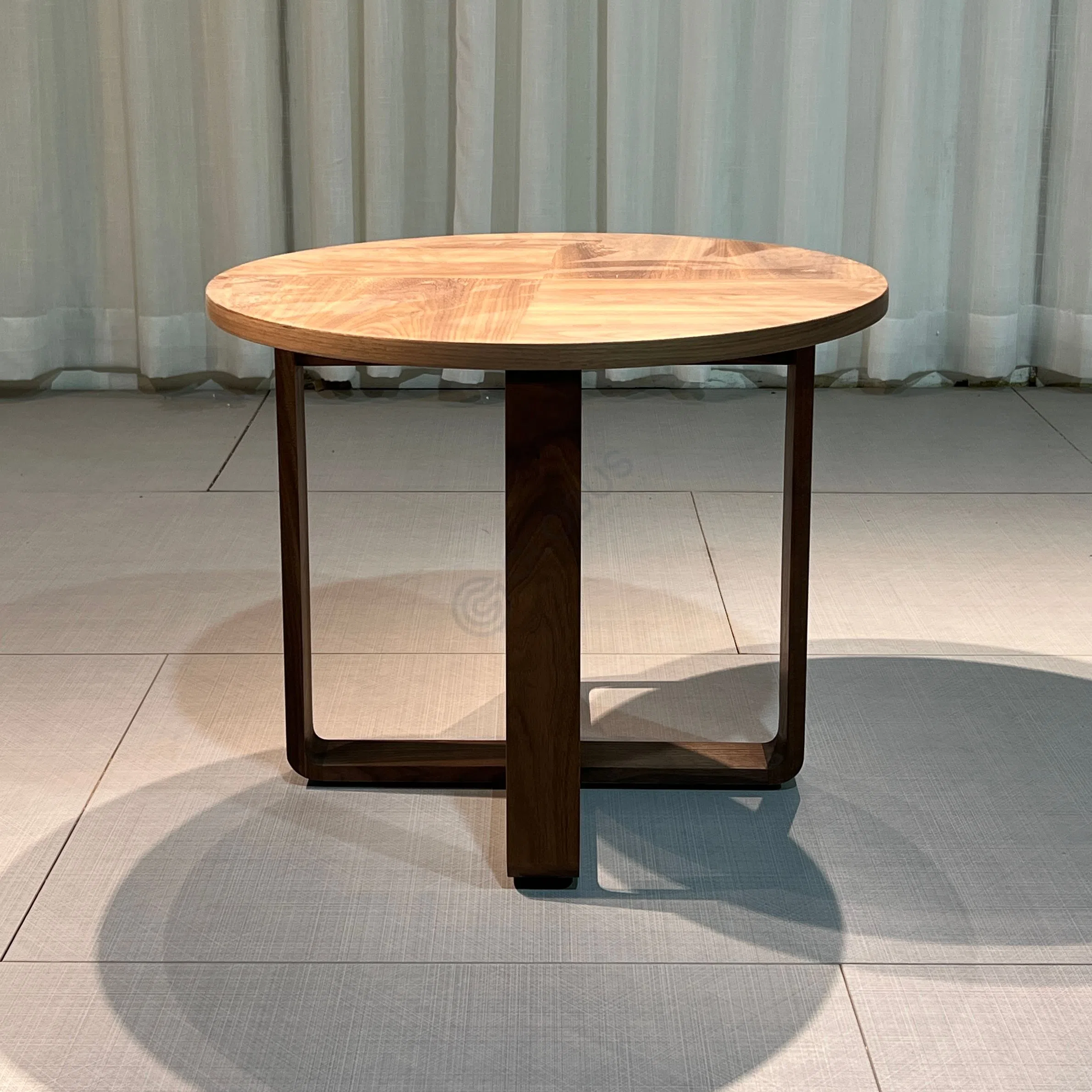 Угловой столик HERMES