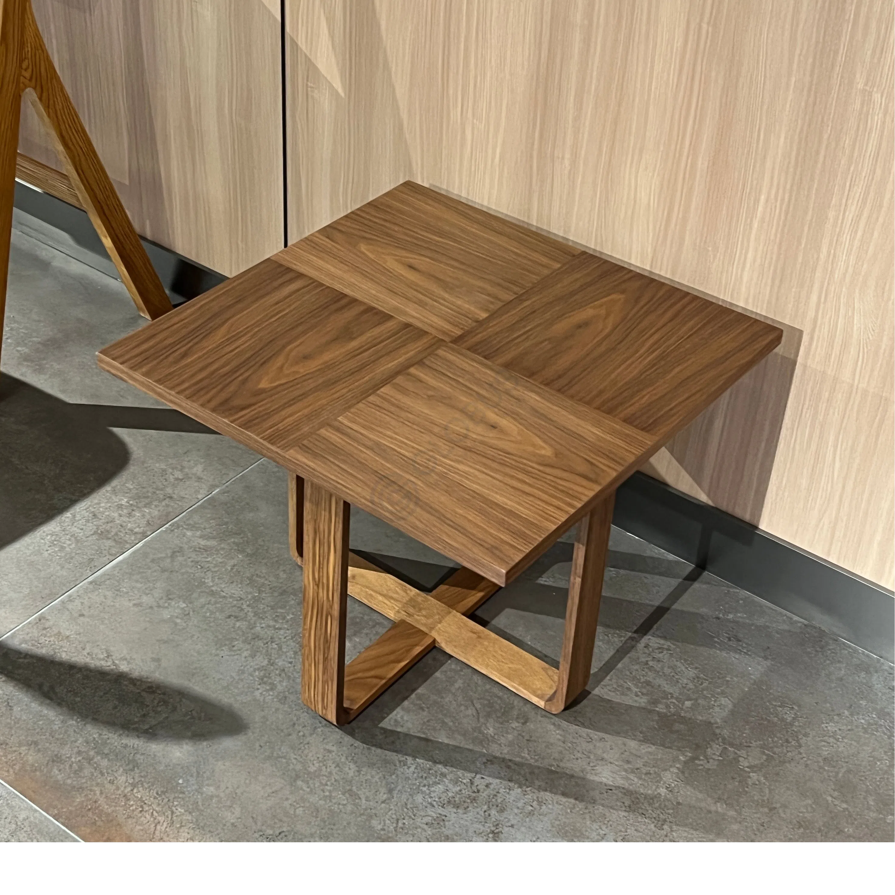 Угловой столик HERMES