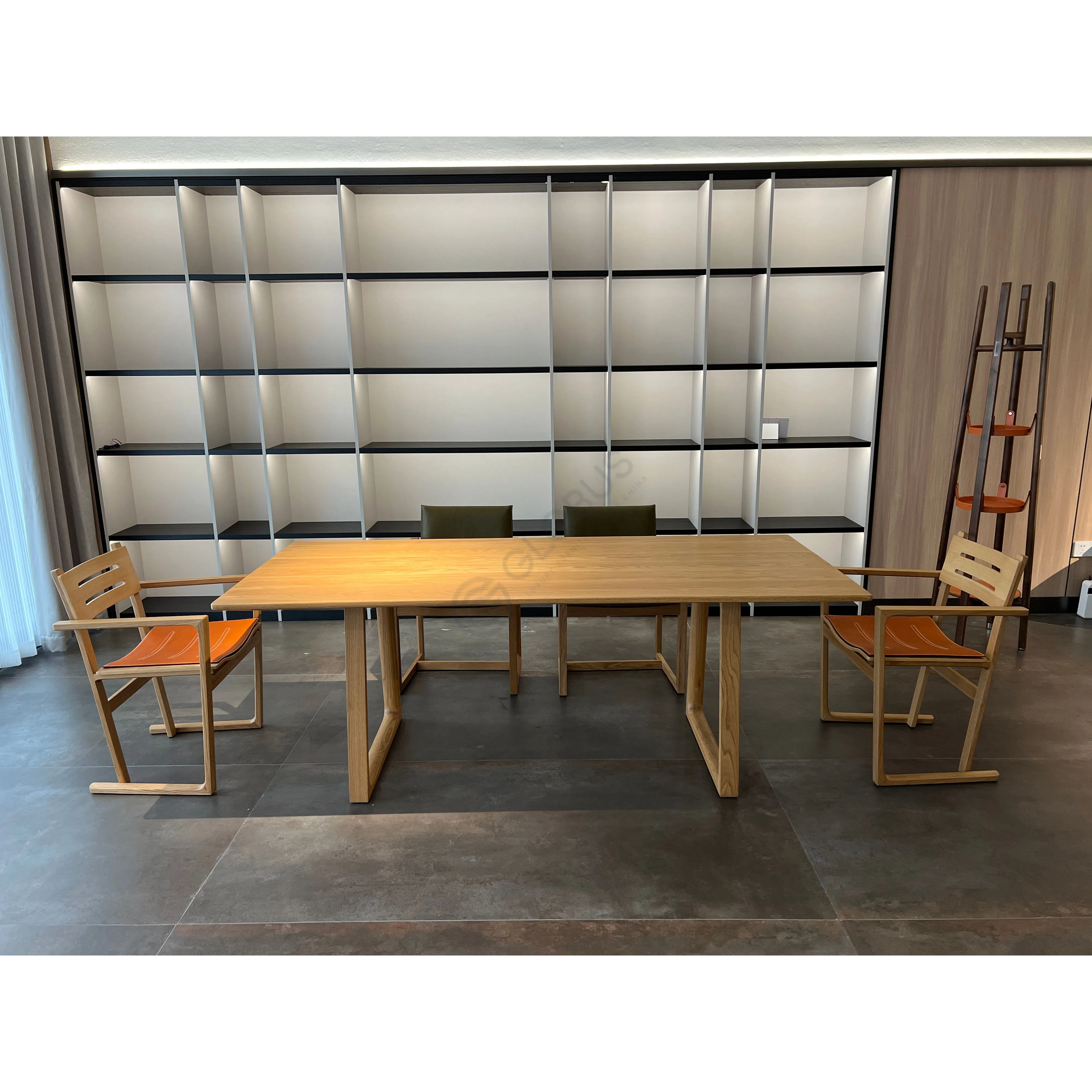 Обеденный стол HERMES