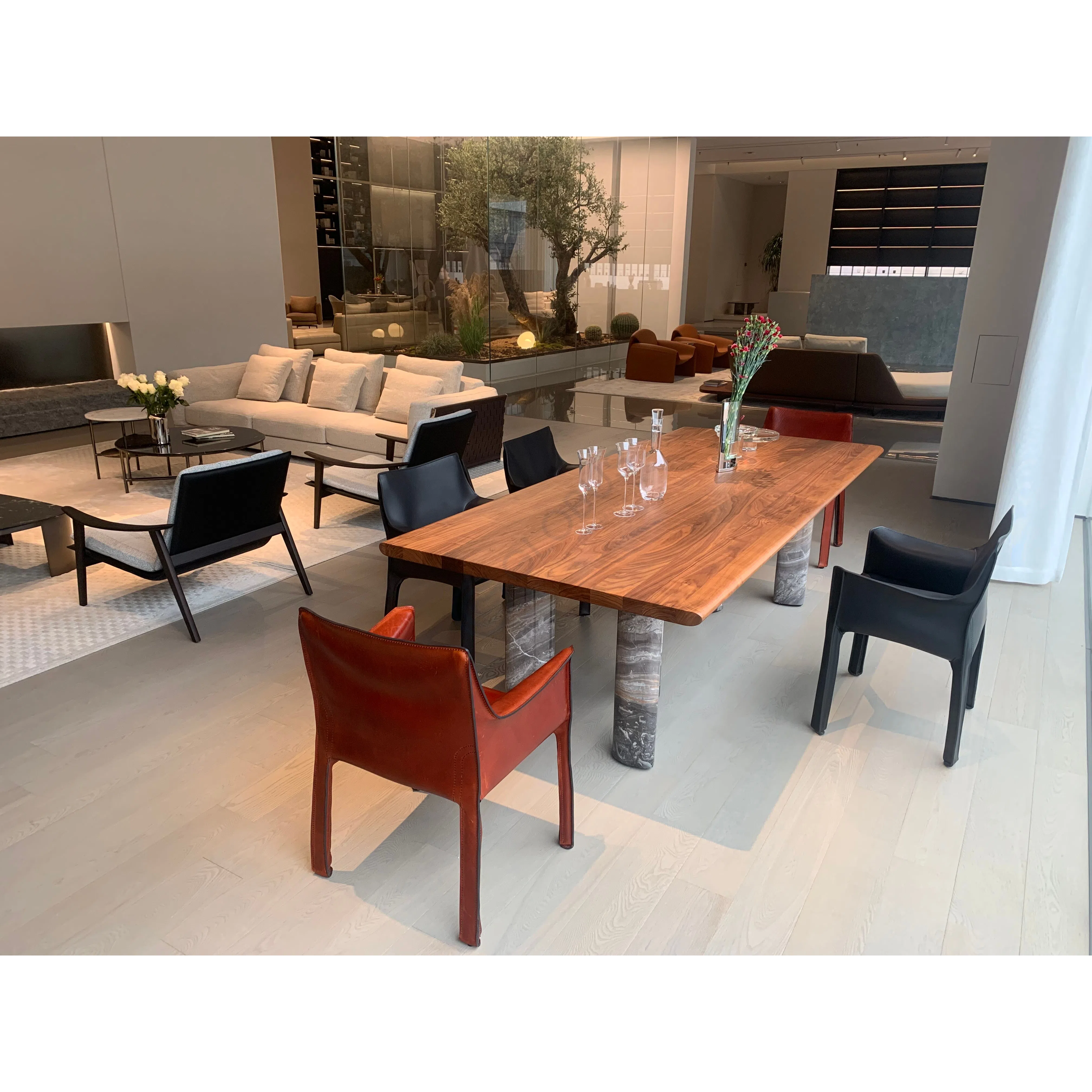 Обеденный стол Udendo