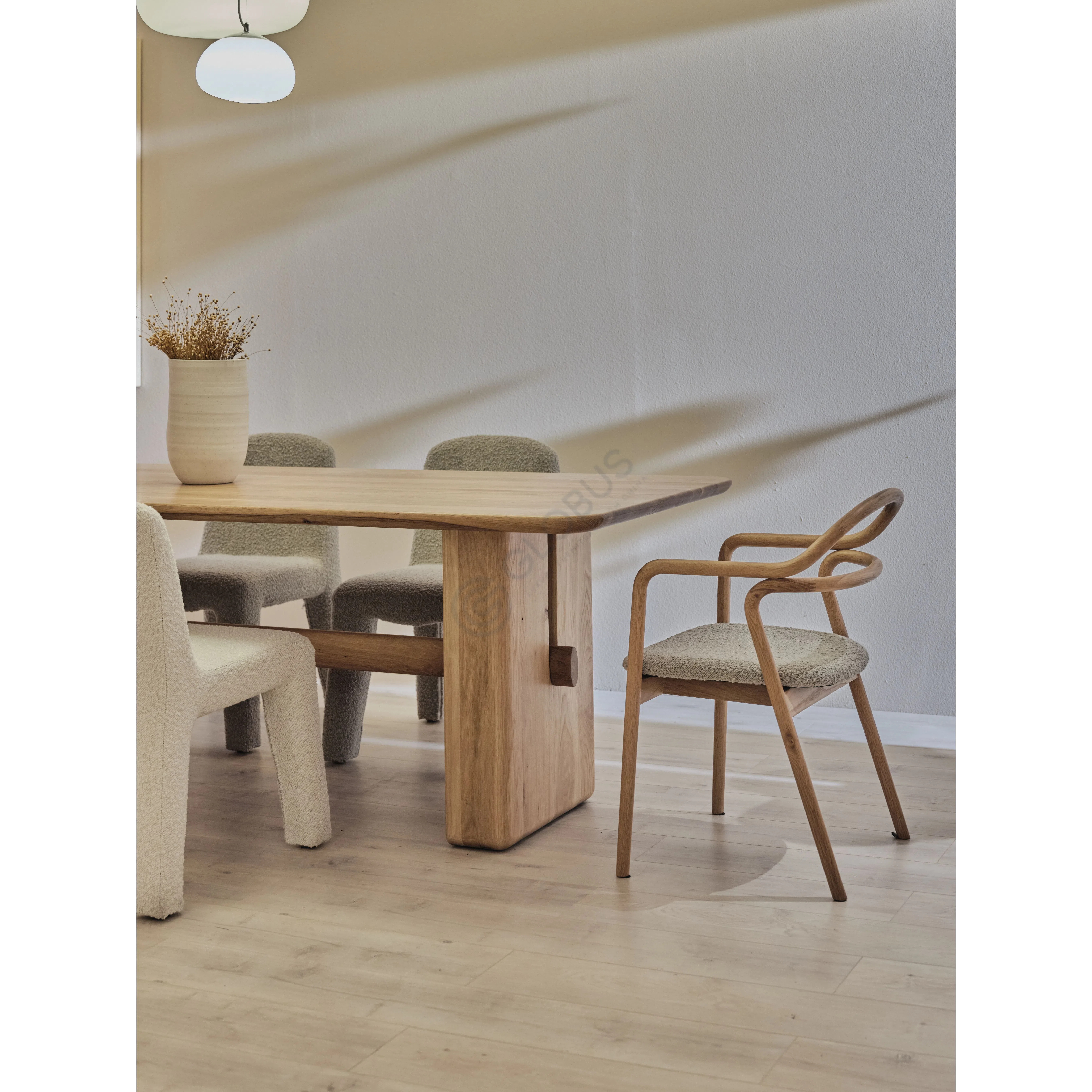 Обеденный стол Xelianne