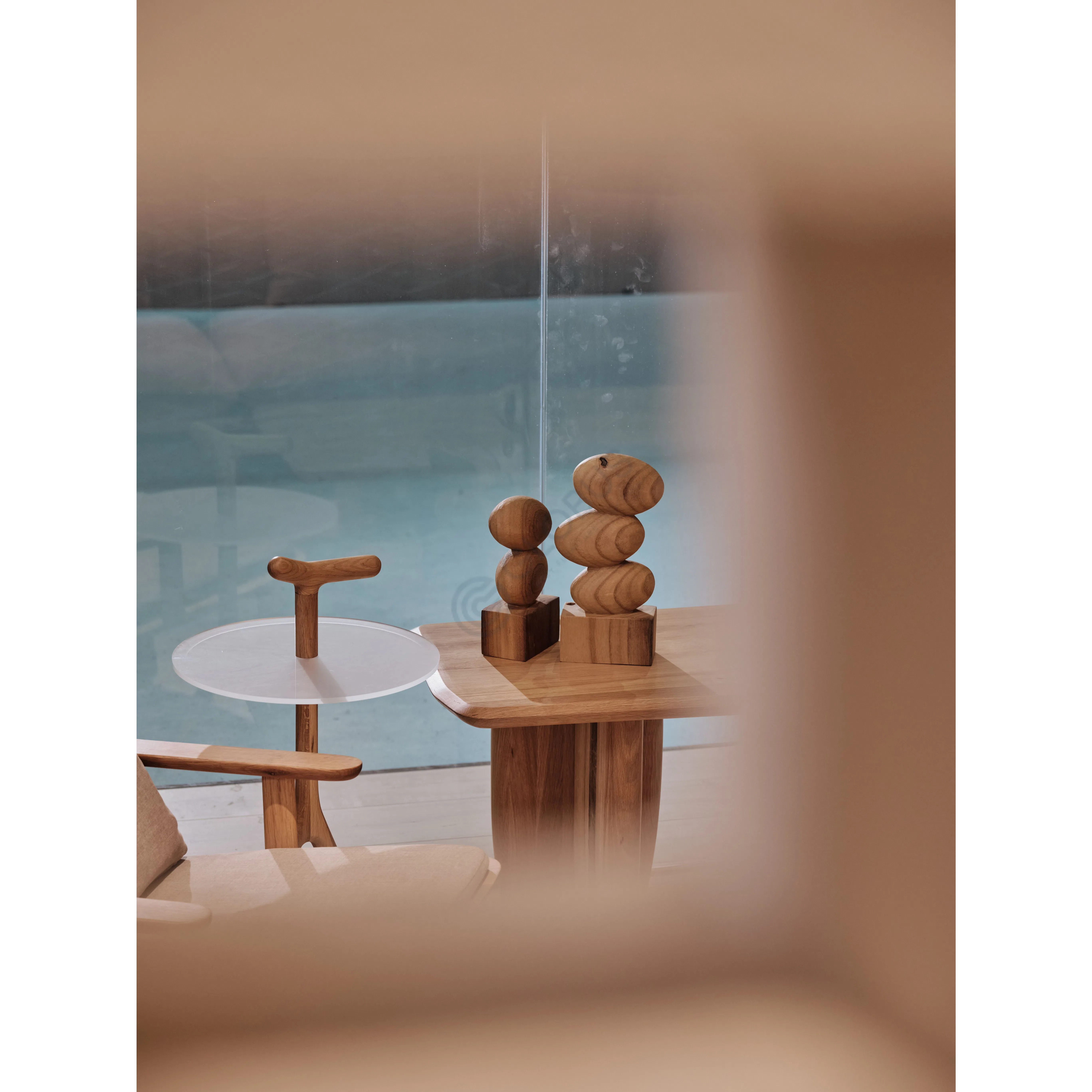 Угловой столик Jenalina