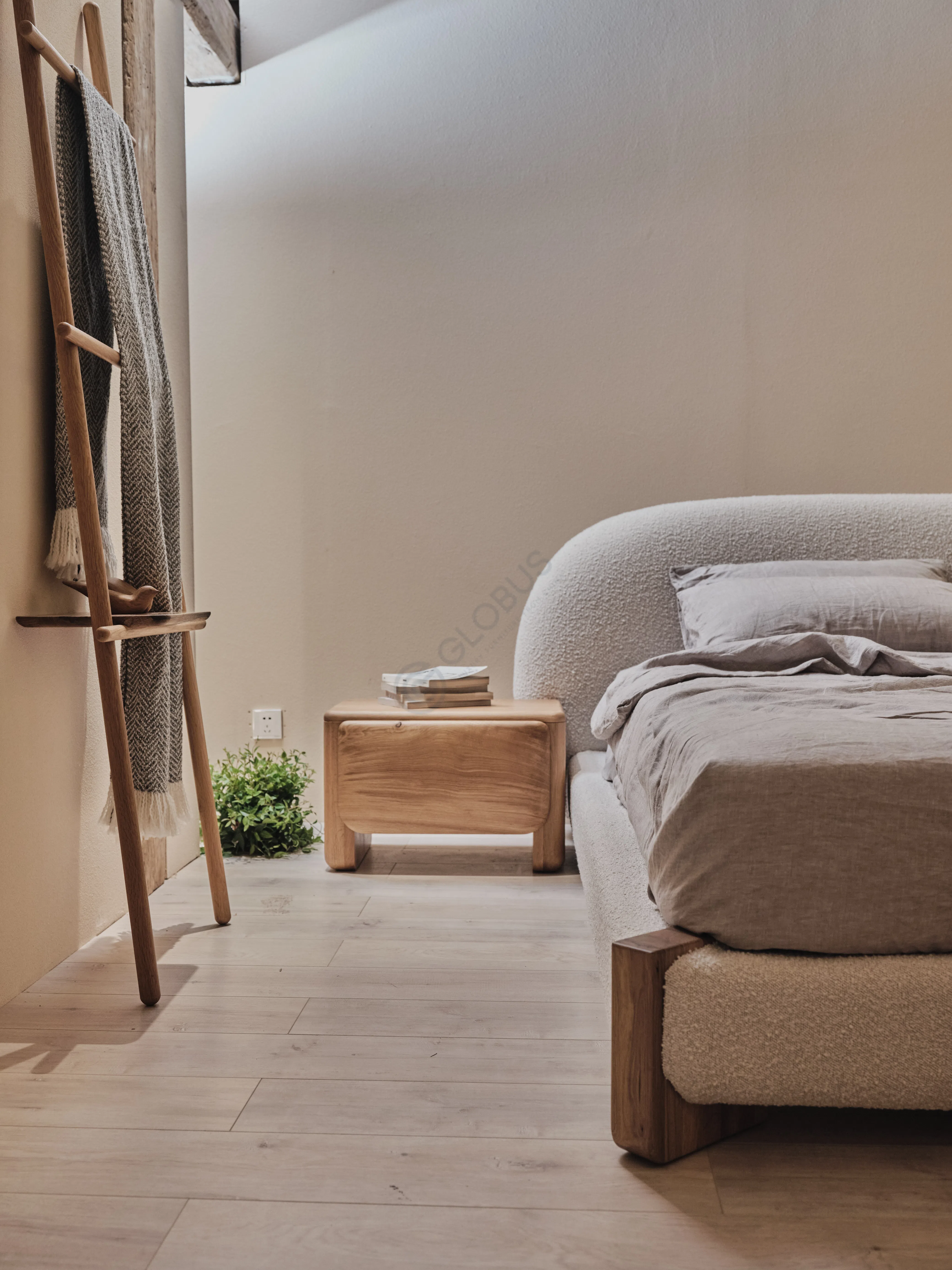 Прикроватная тумба Octaviana