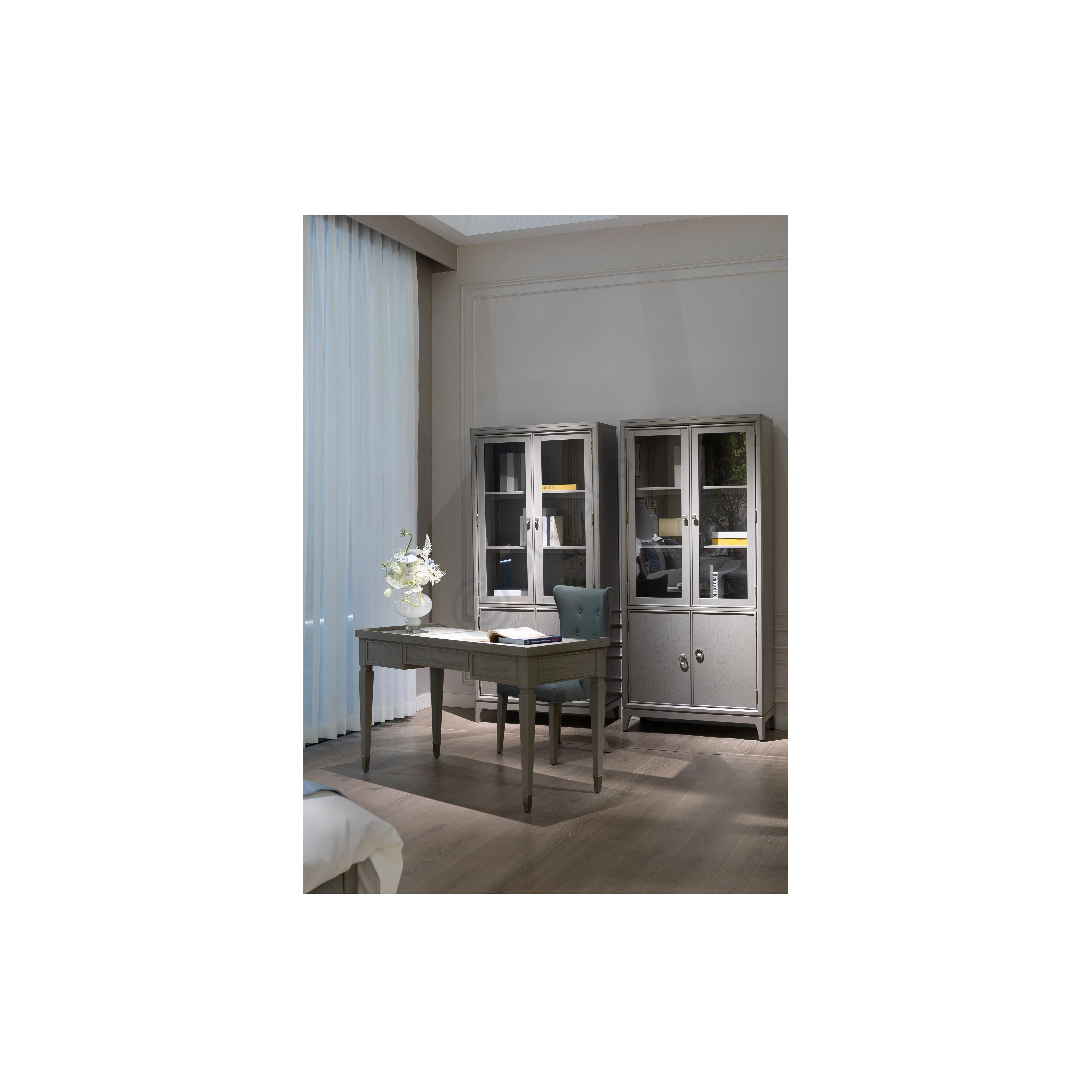 Книжный шкаф John