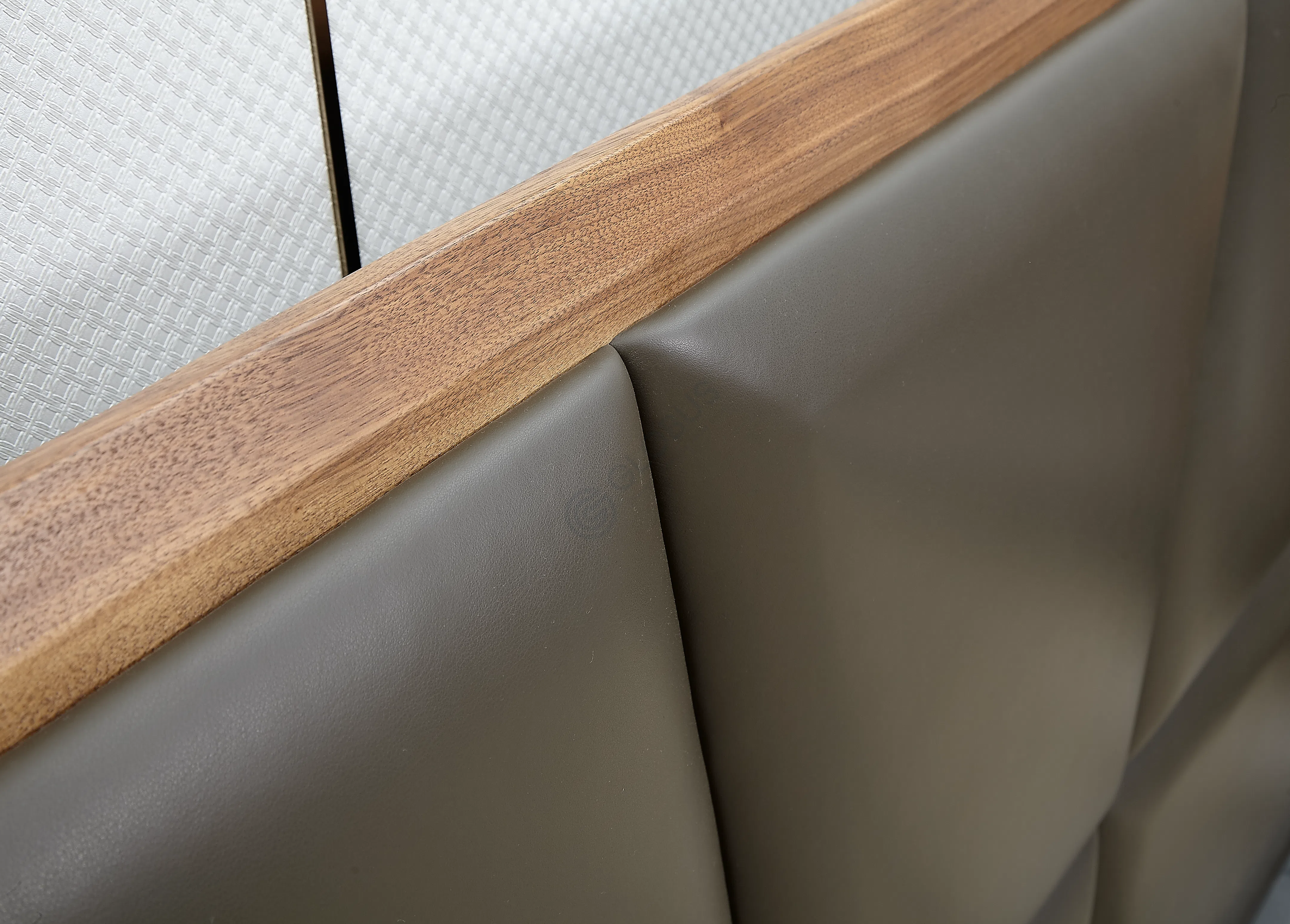 Кровать Yoland