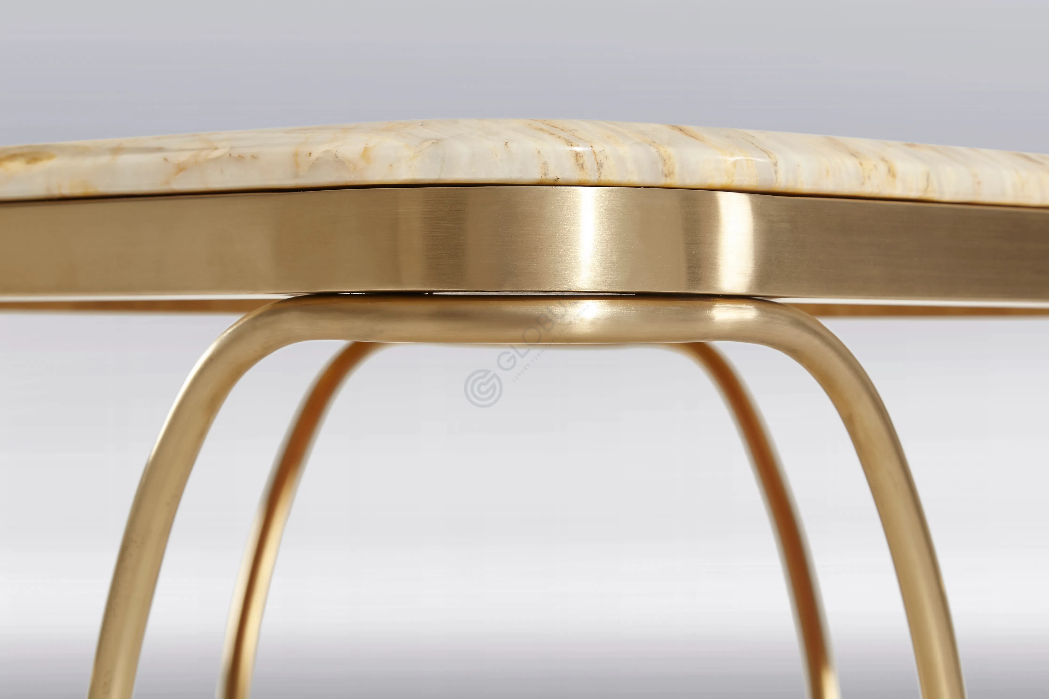 Угловой столик Henilia