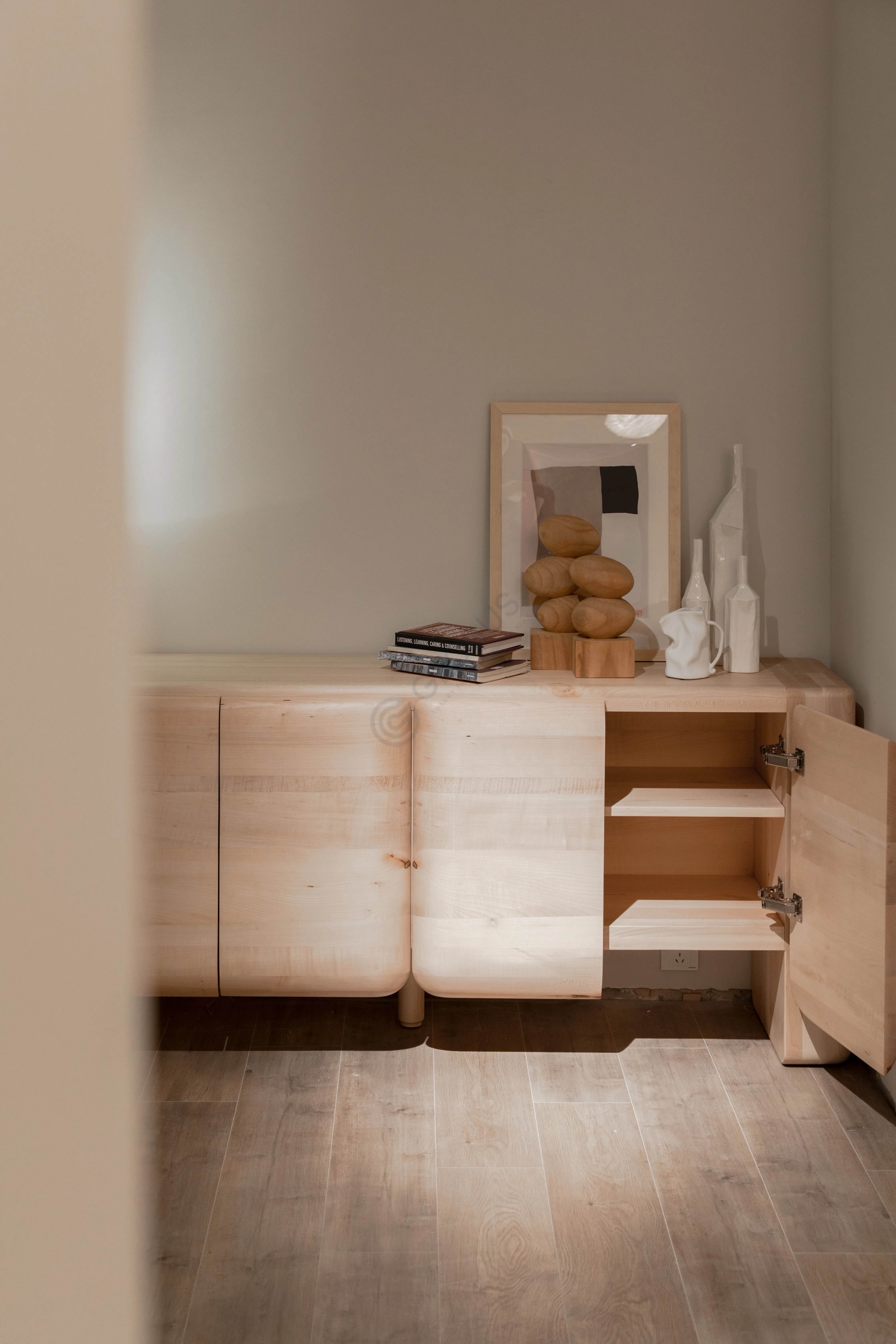 Консоль Guglielma