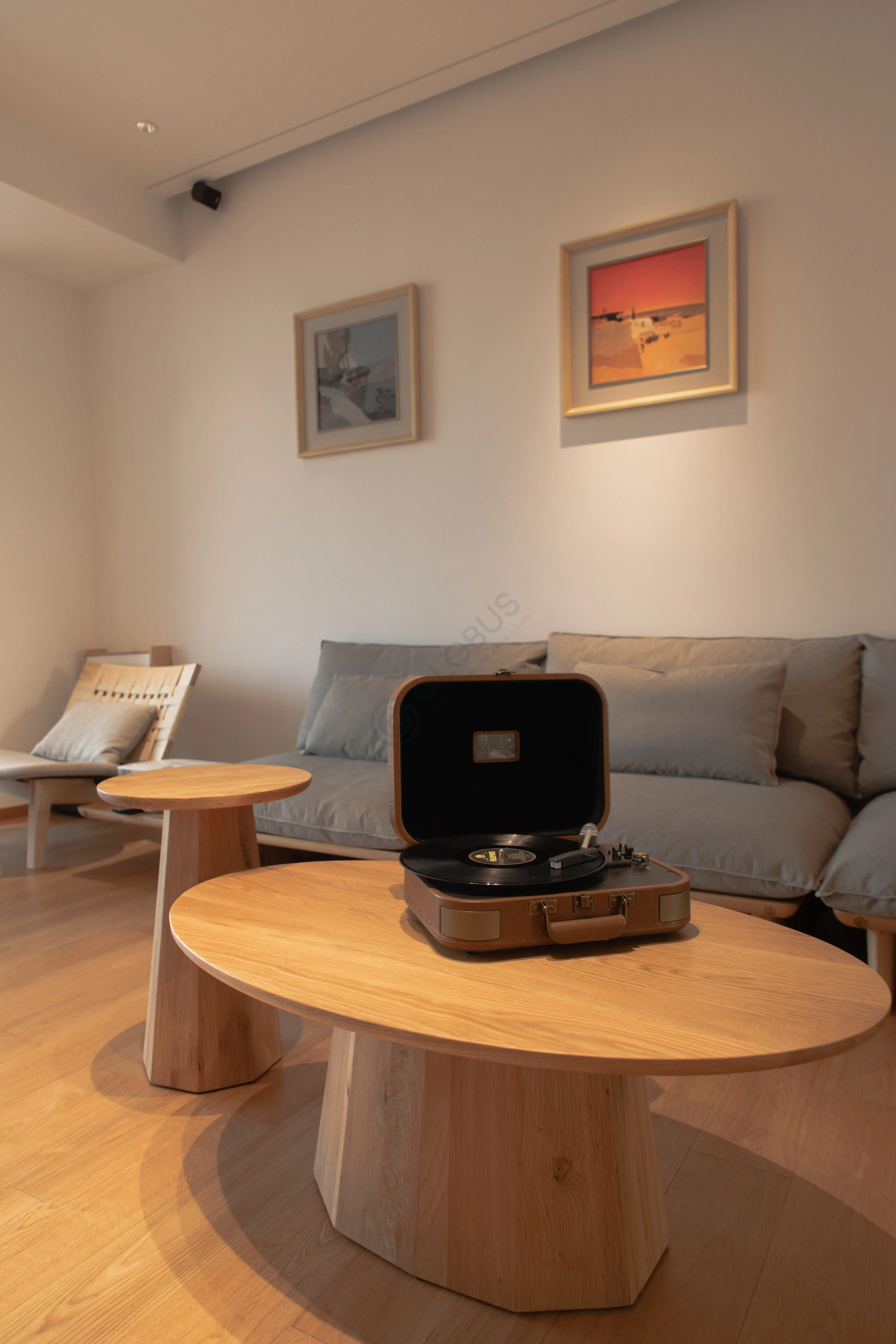 Угловой столик Jessep