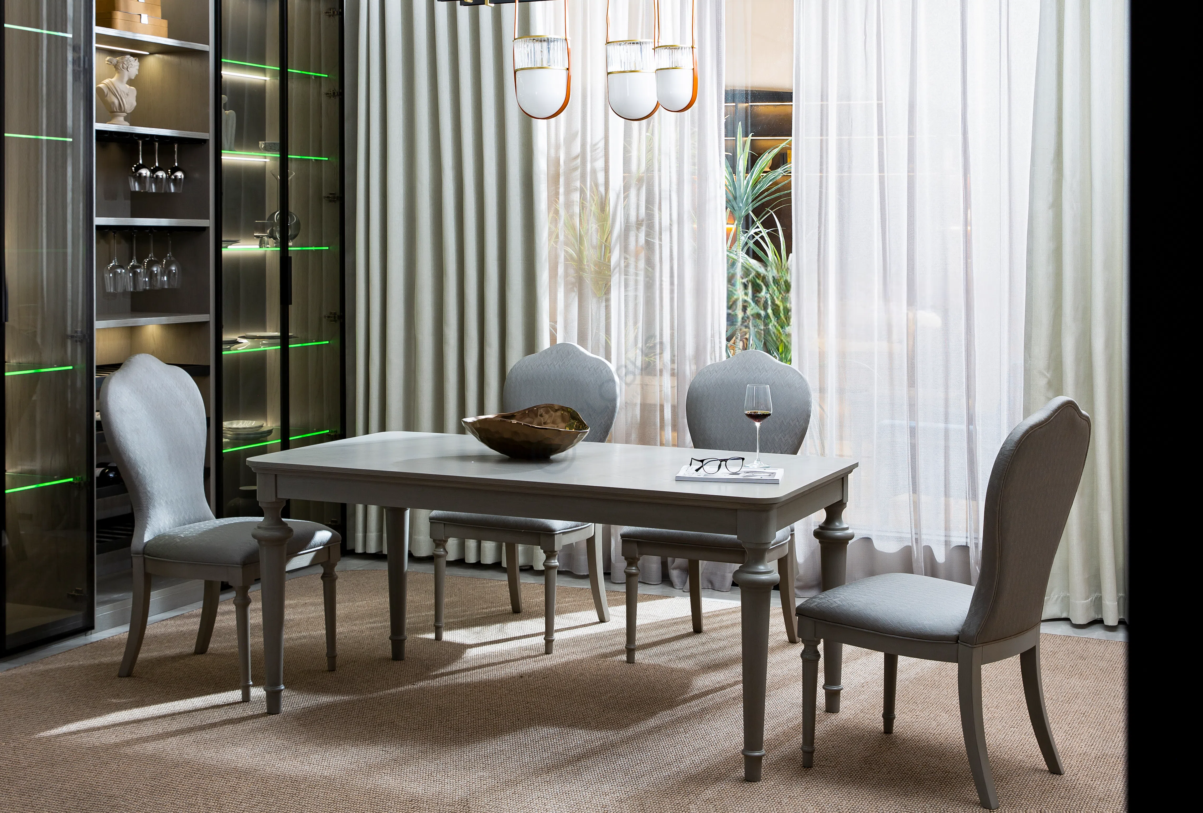 Обеденный стол Uguino