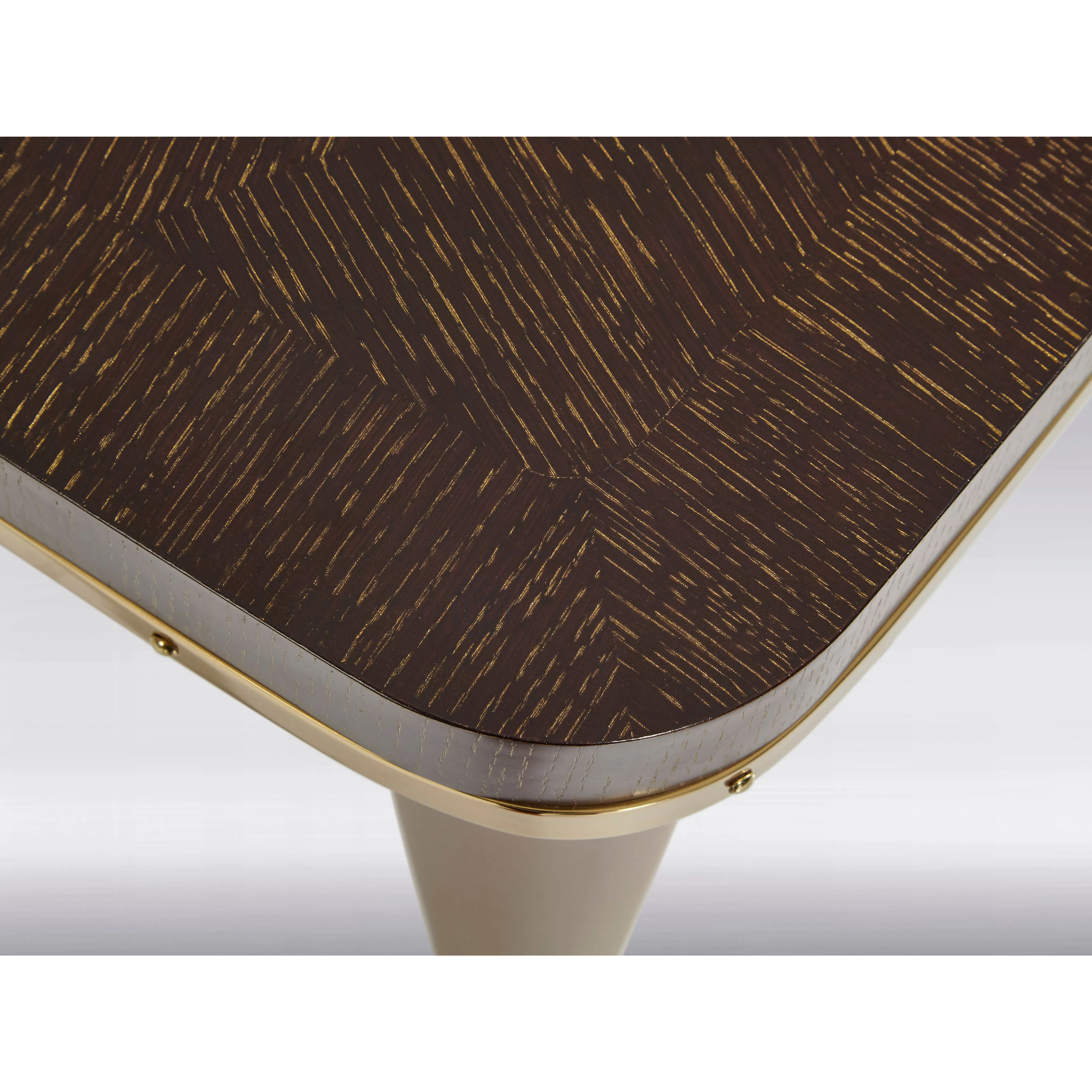 Обеденный стол Reverberate