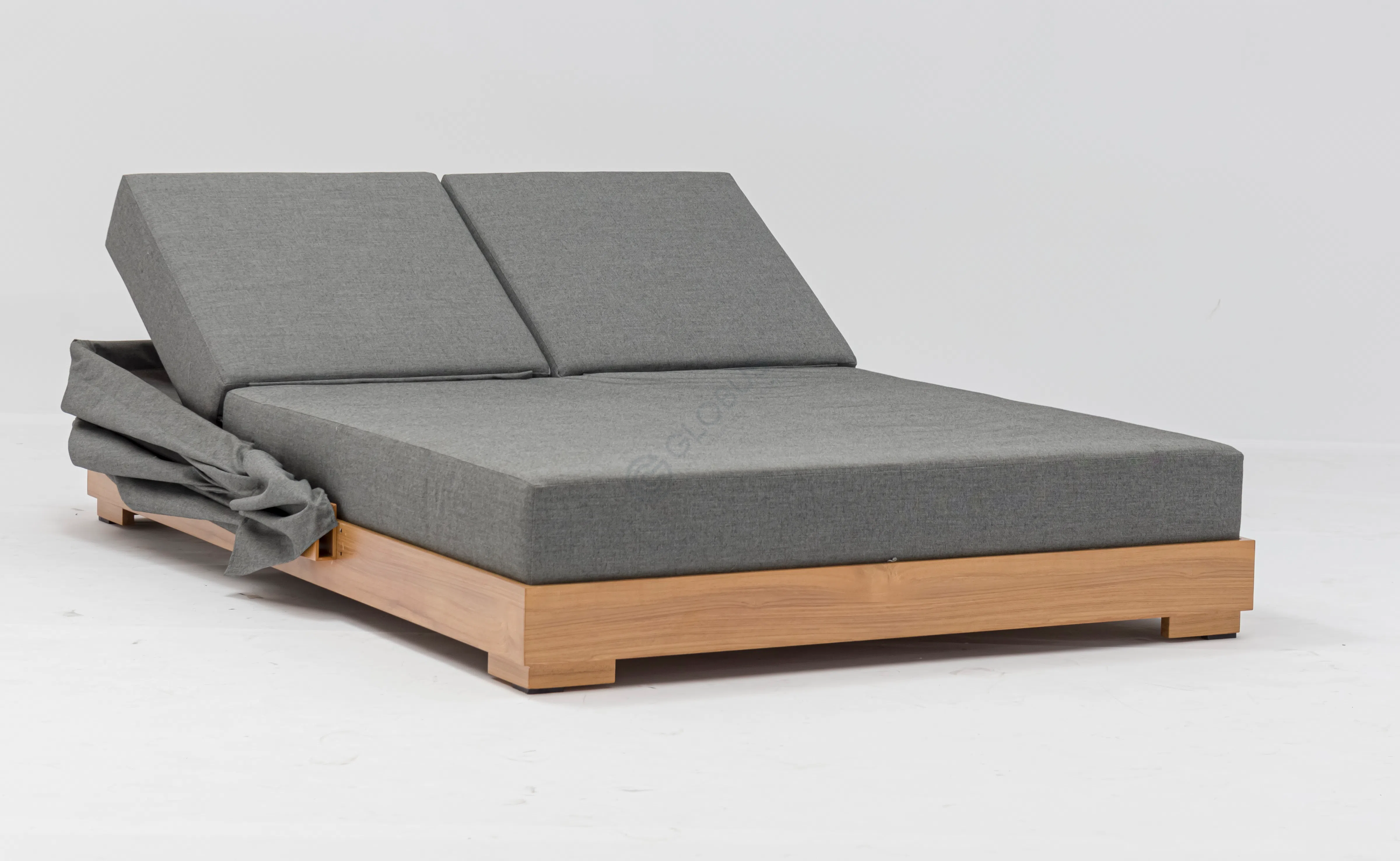 Уличный диван-кровать COUTURE JARDIN