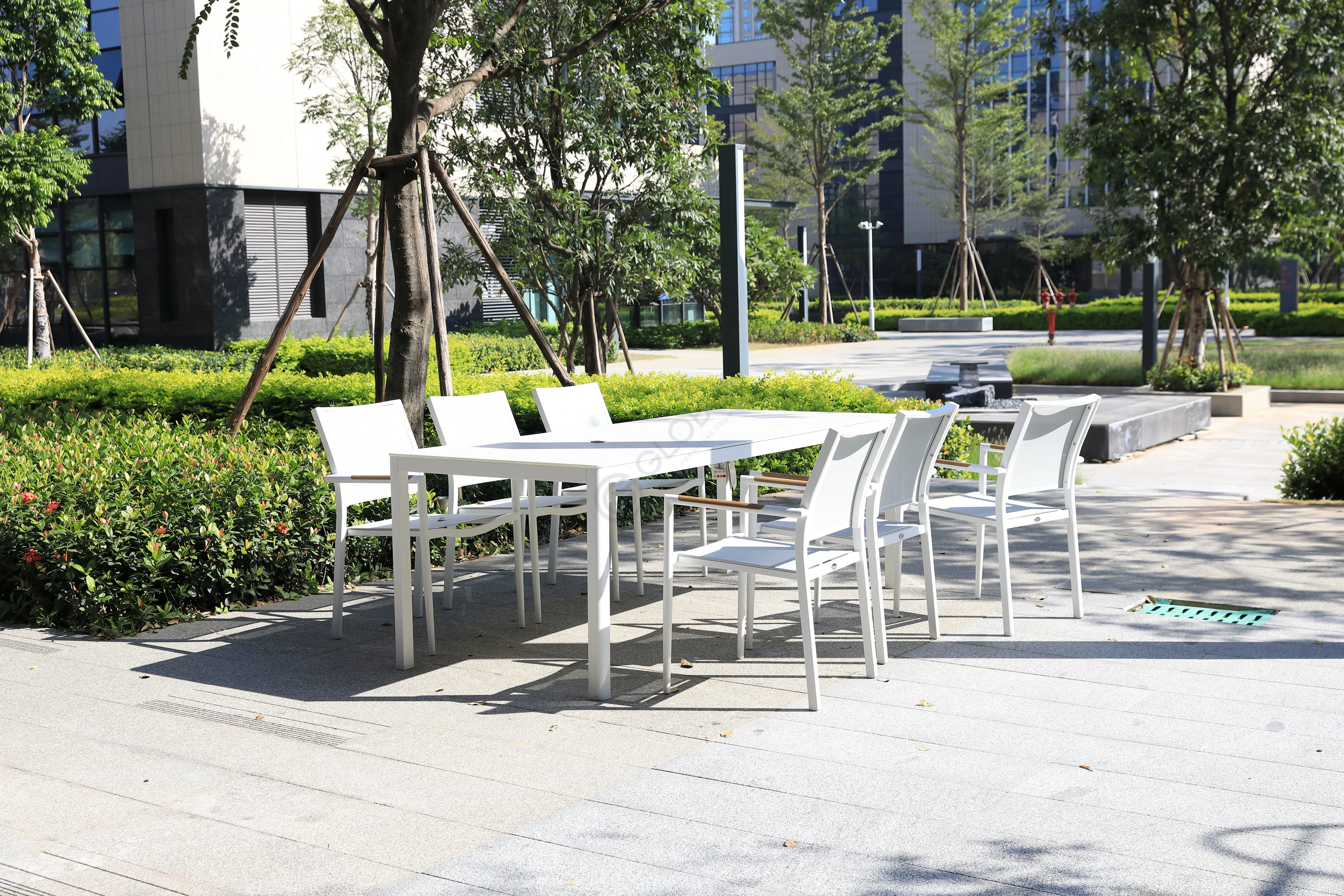 Уличный обеденный стол COUTURE JARDIN