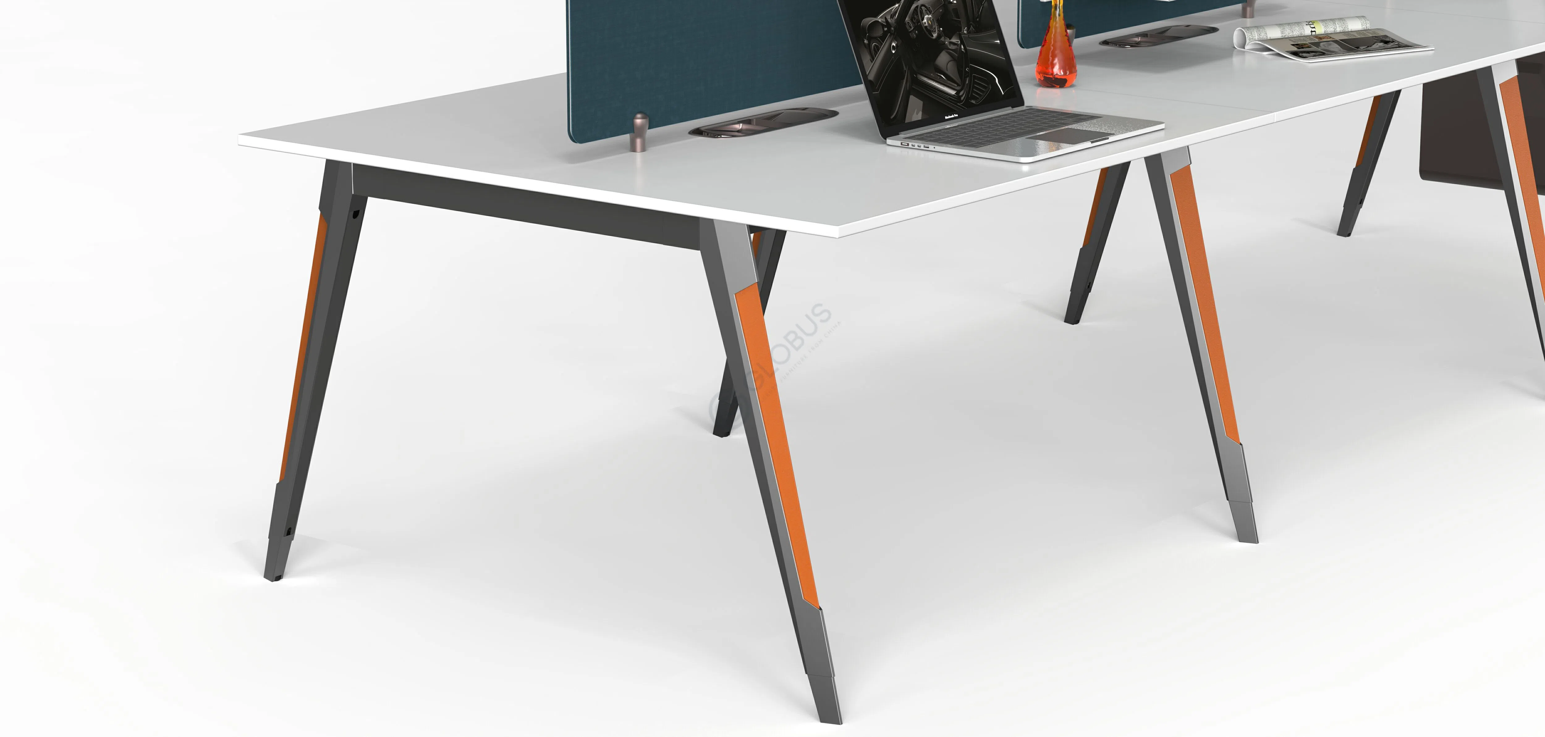 Офисный стол с перегородками Meridies