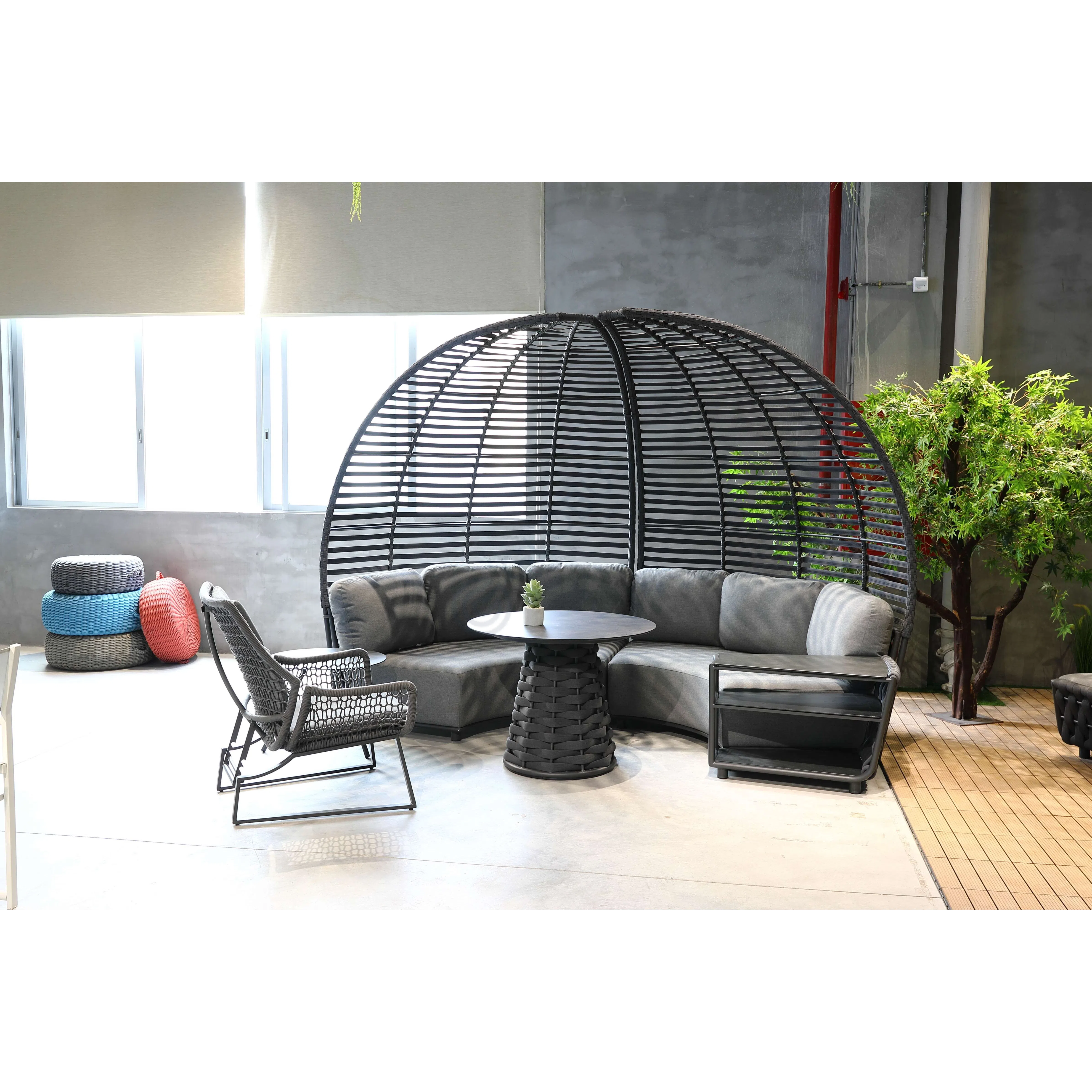 Уличный угловой столик COUTURE JARDIN