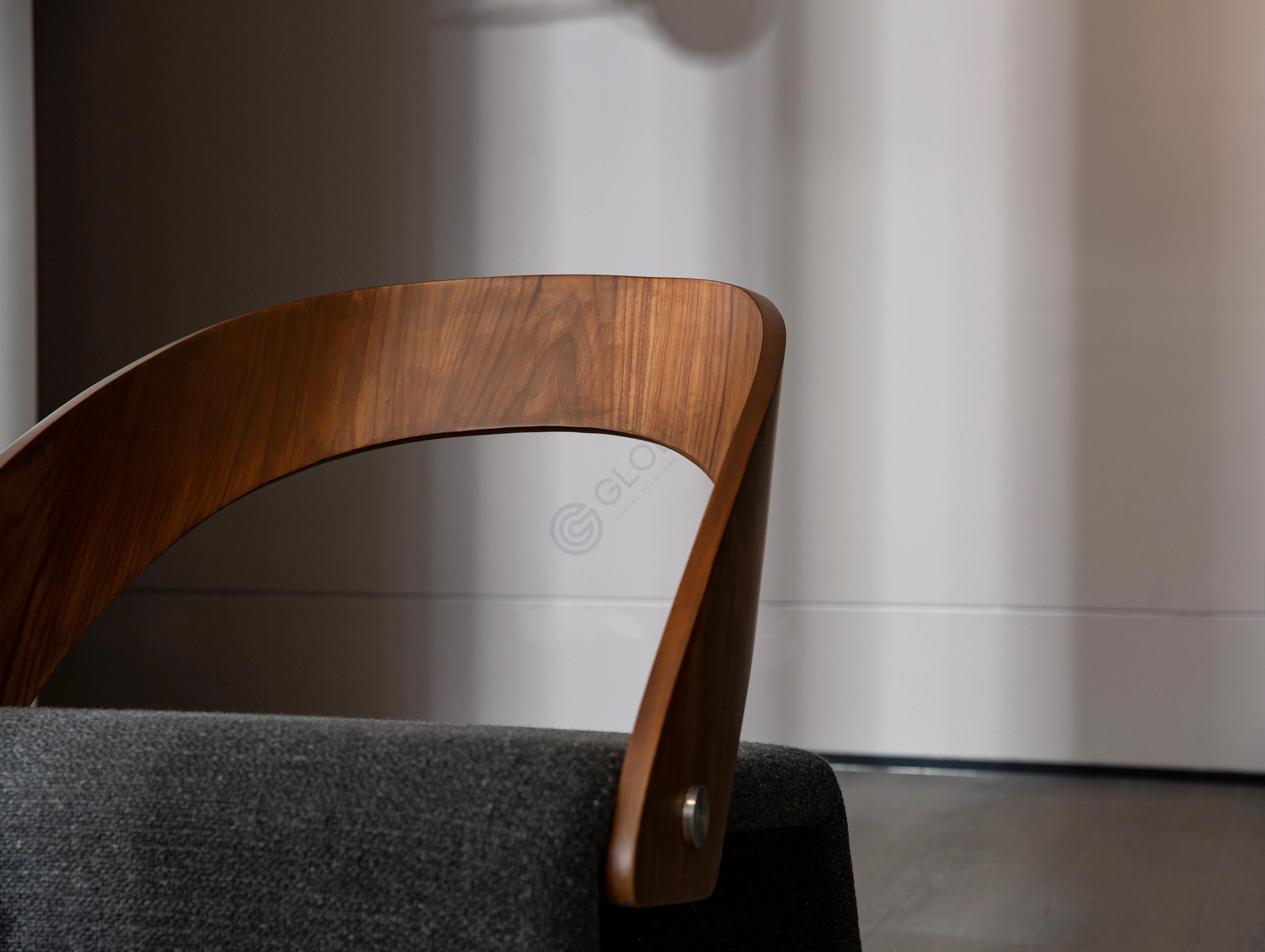 Кресло Ronald Sasson Calin