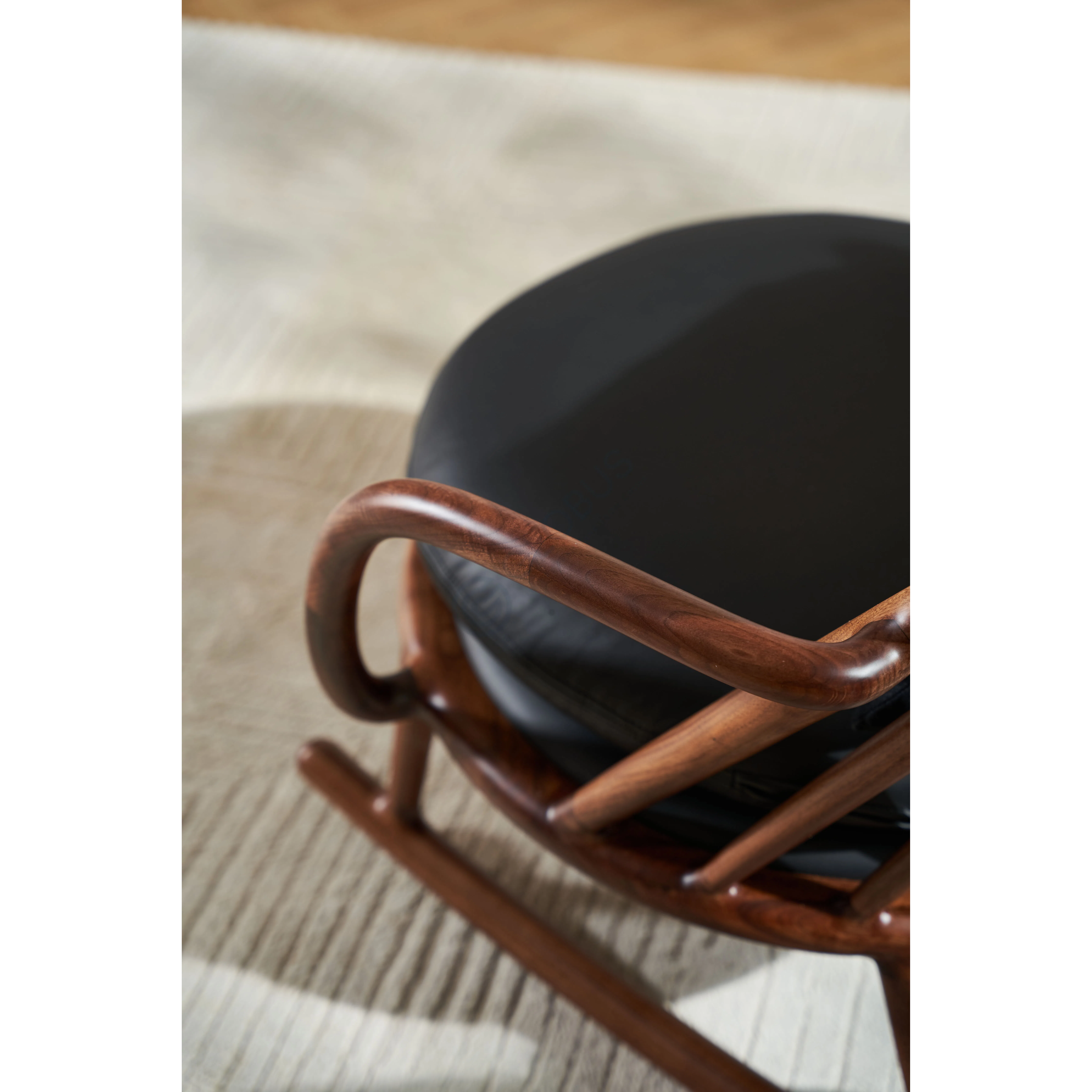 Кресло-качалка Yvannick