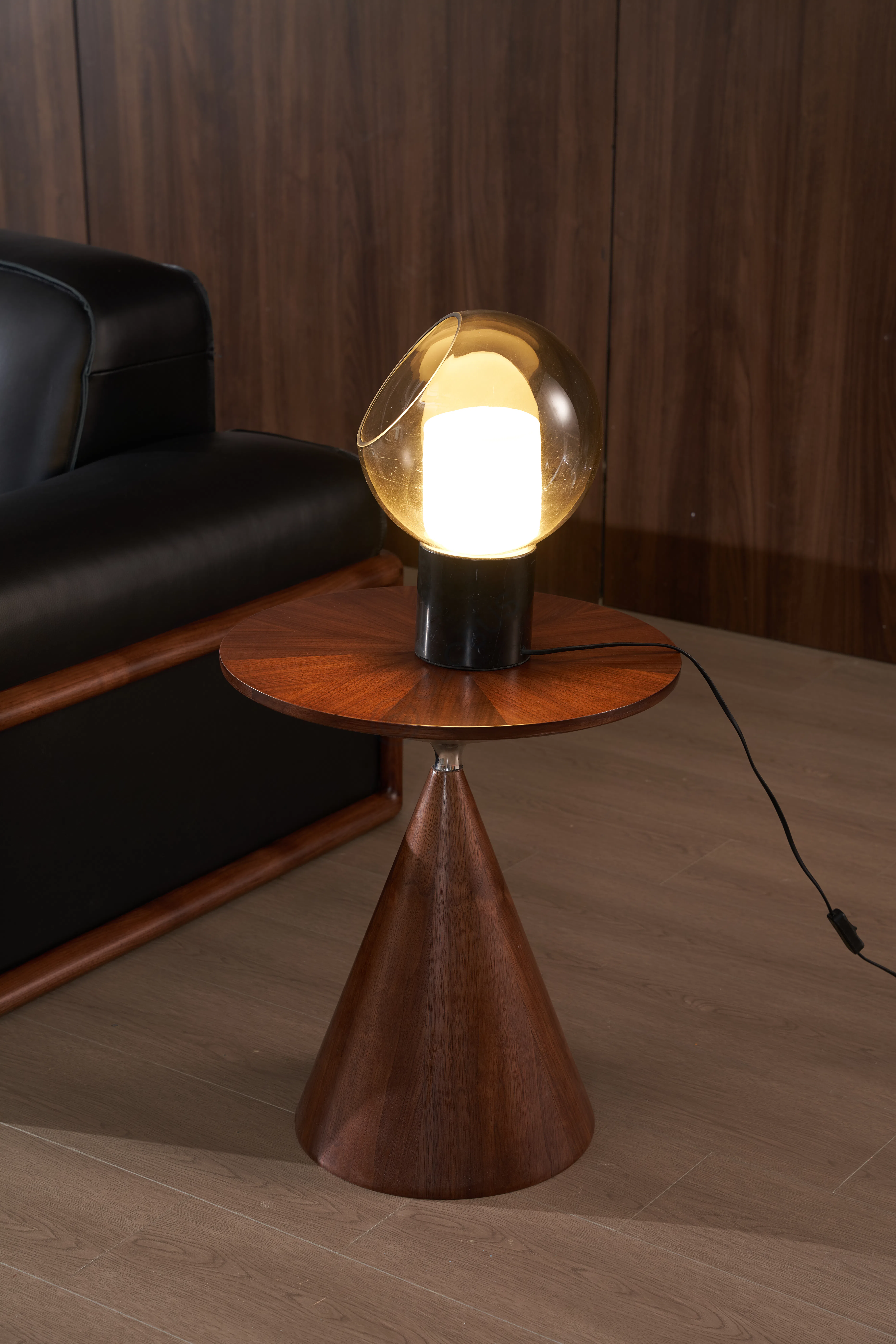 Угловой столик Grilliston