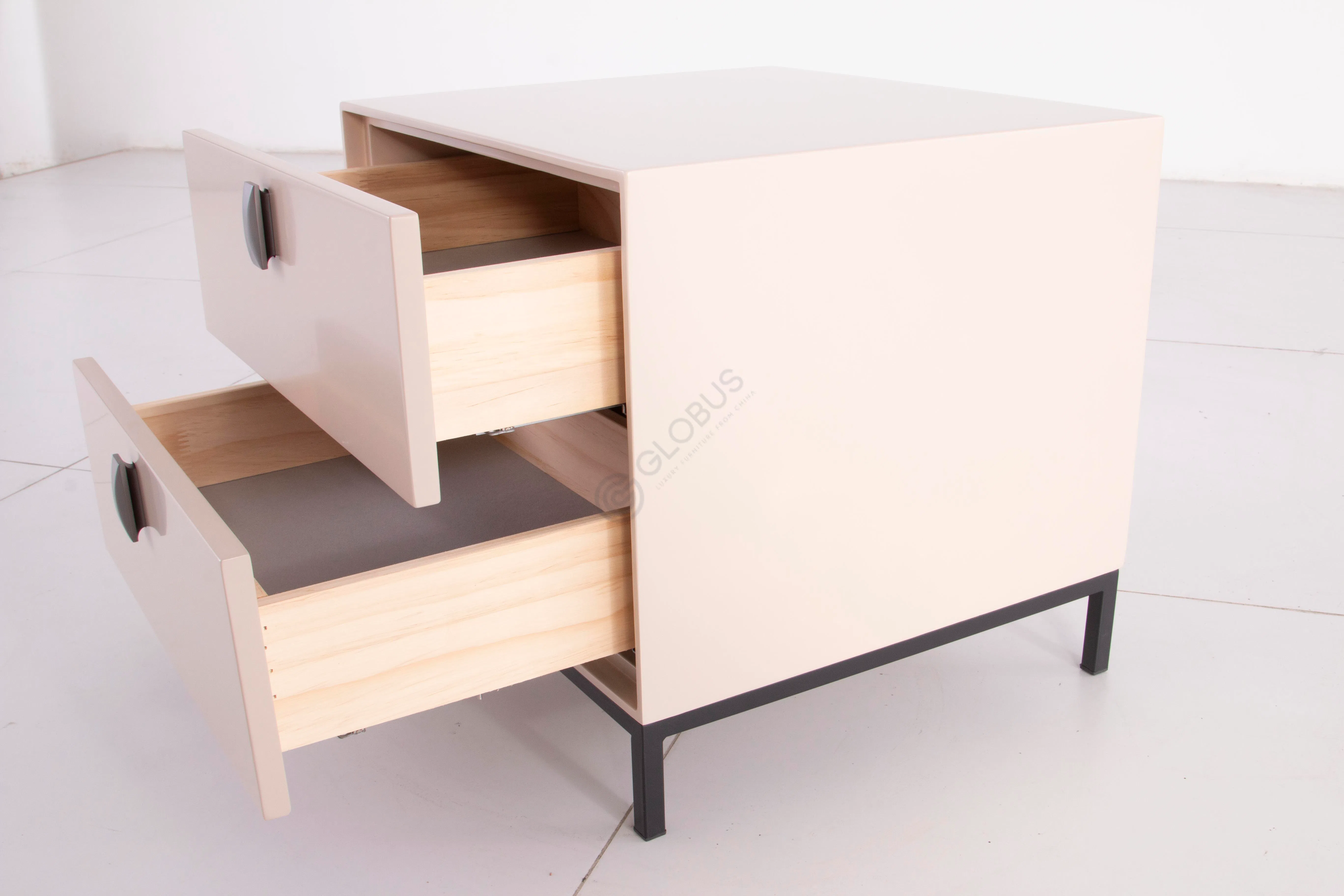 Прикроватная тумба Xaireen