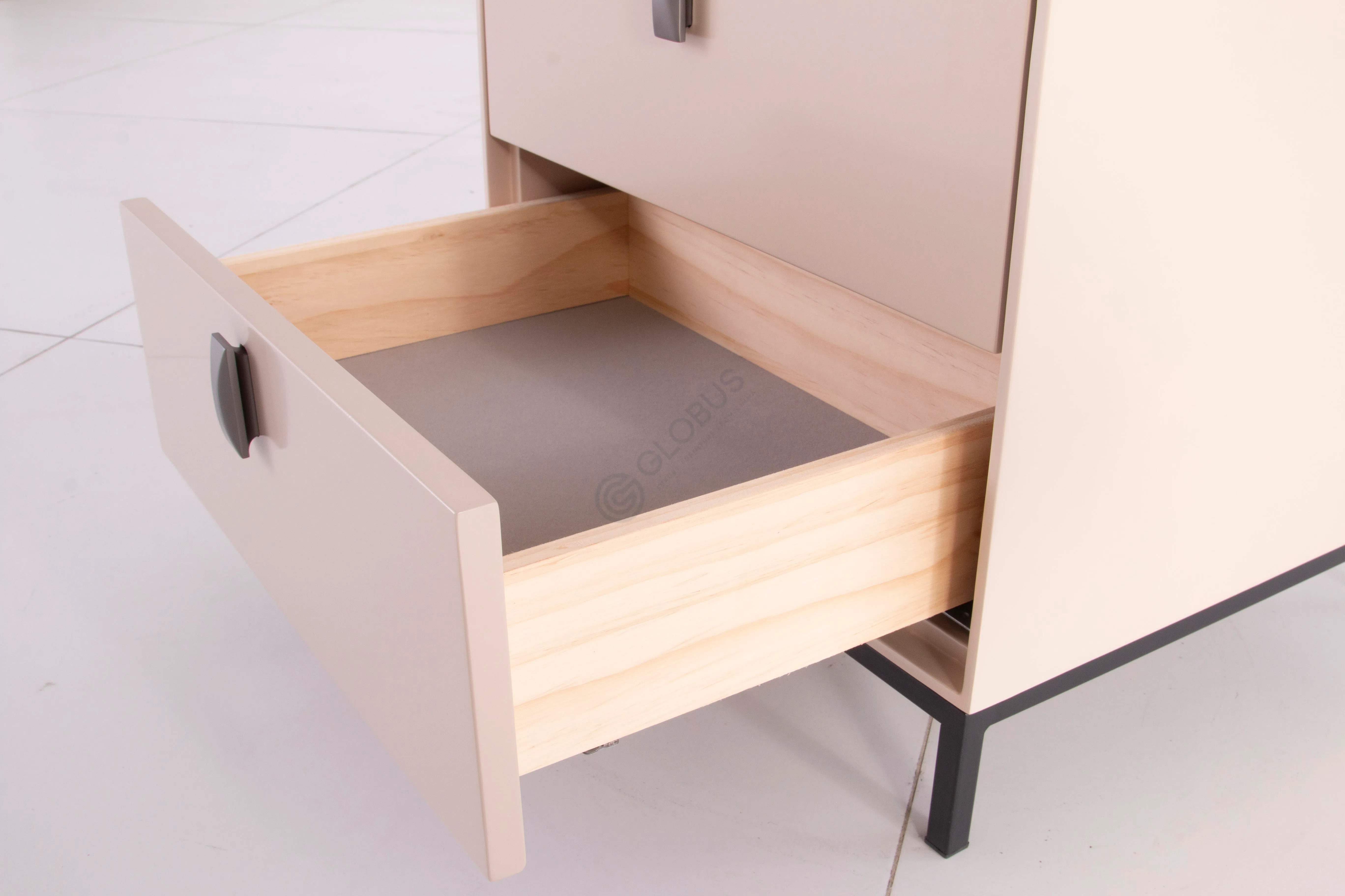 Прикроватная тумба Xaireen