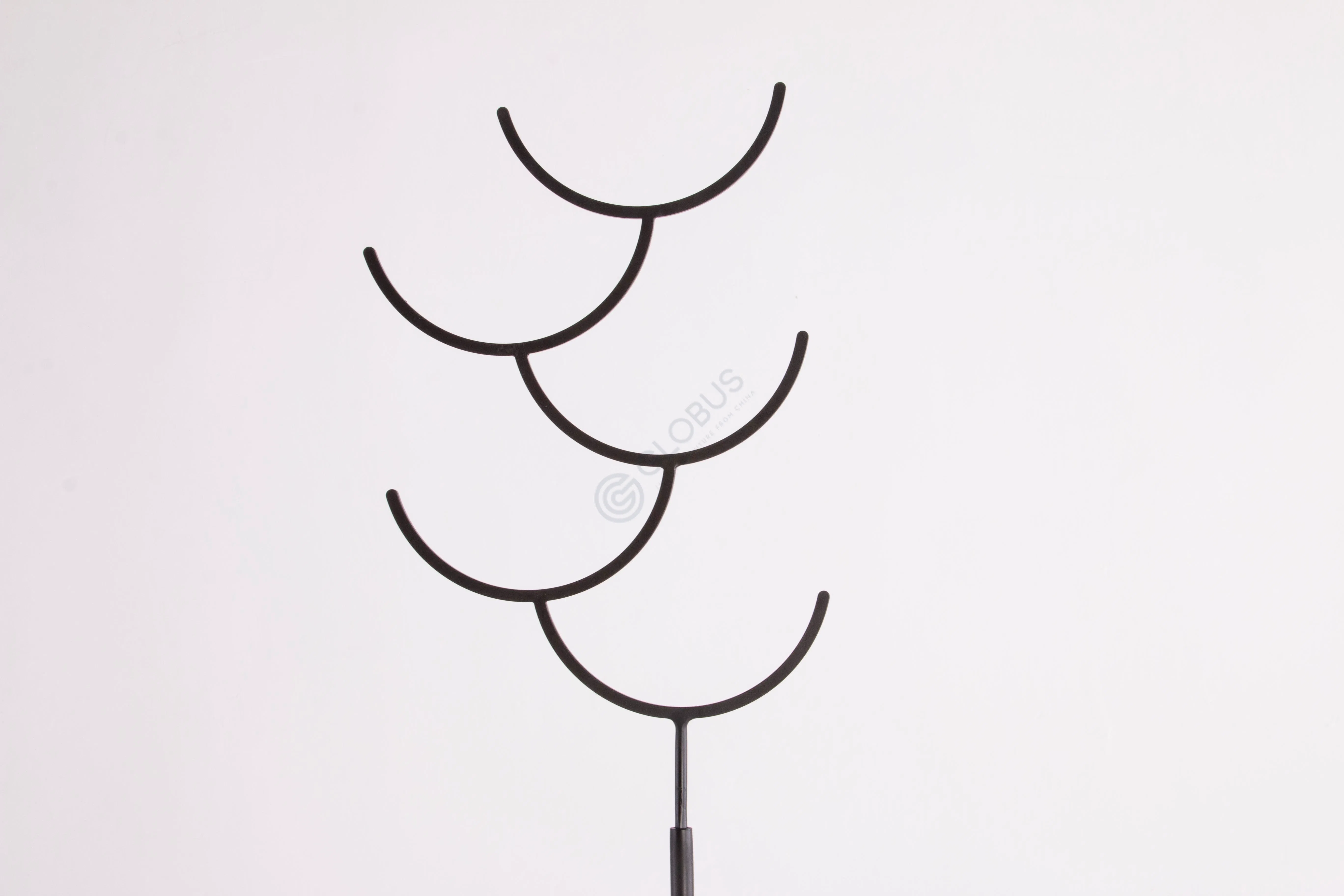 Вешалка Yveth