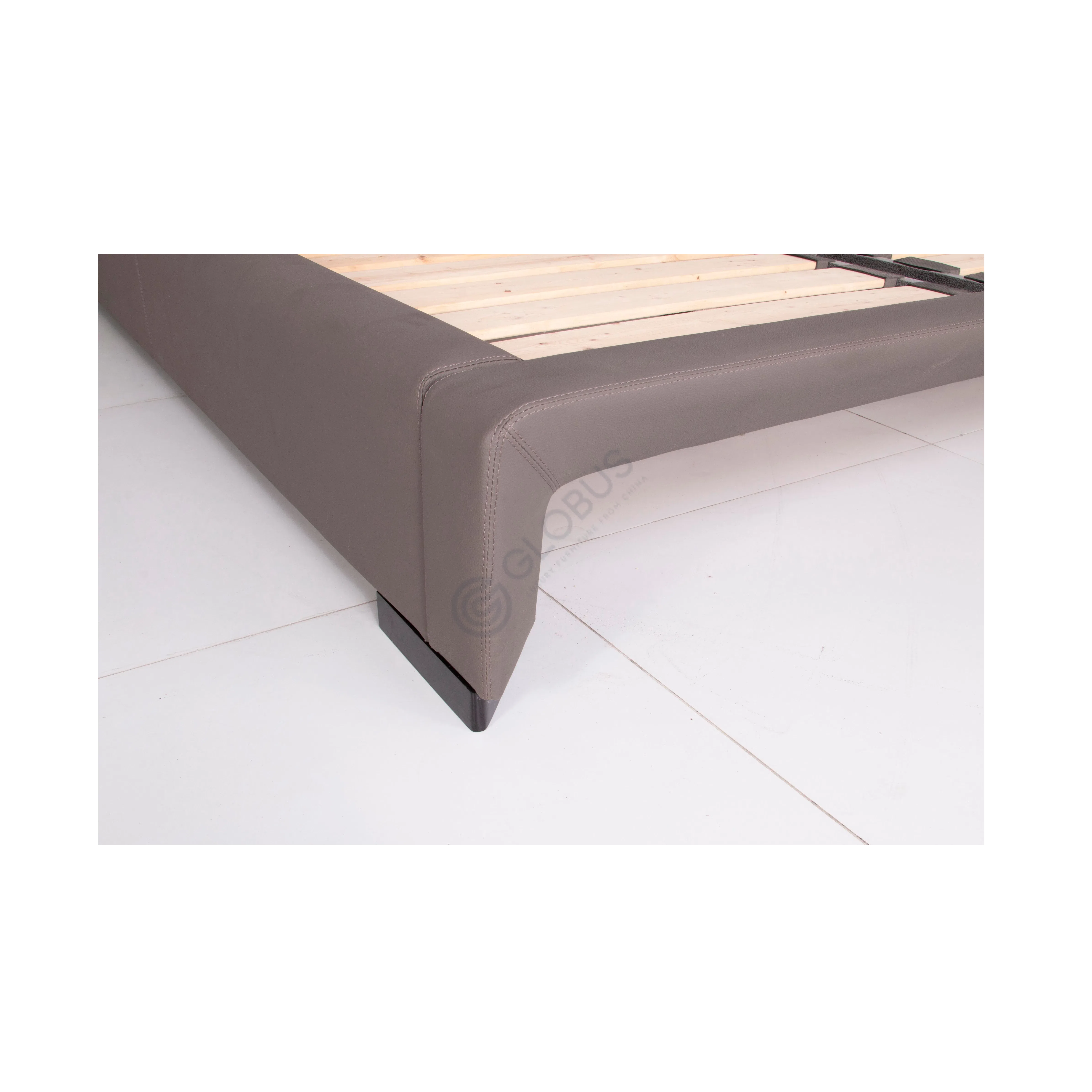 Кровать MOLTENI Glove