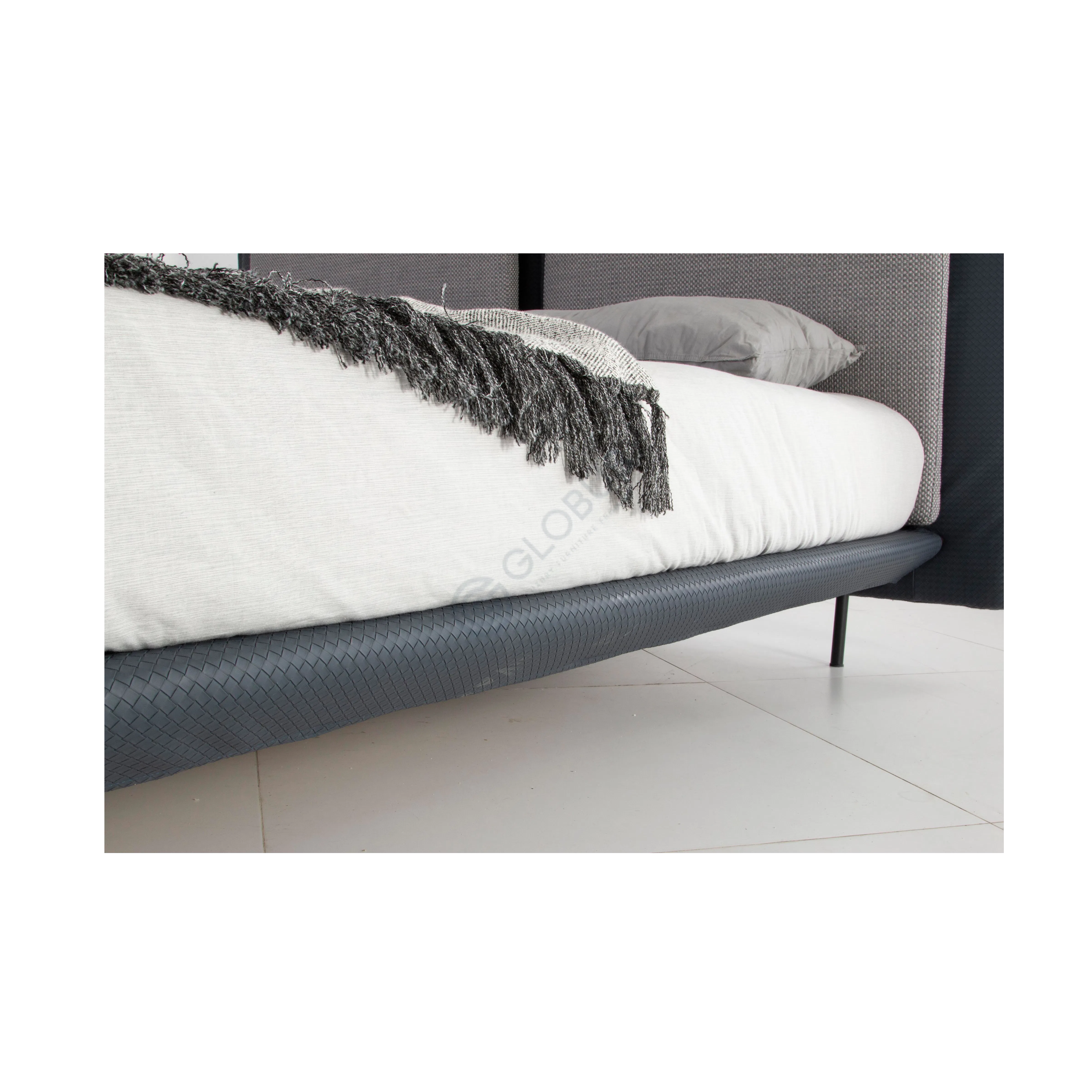 Кровать NATUZZI ITALIA Campus