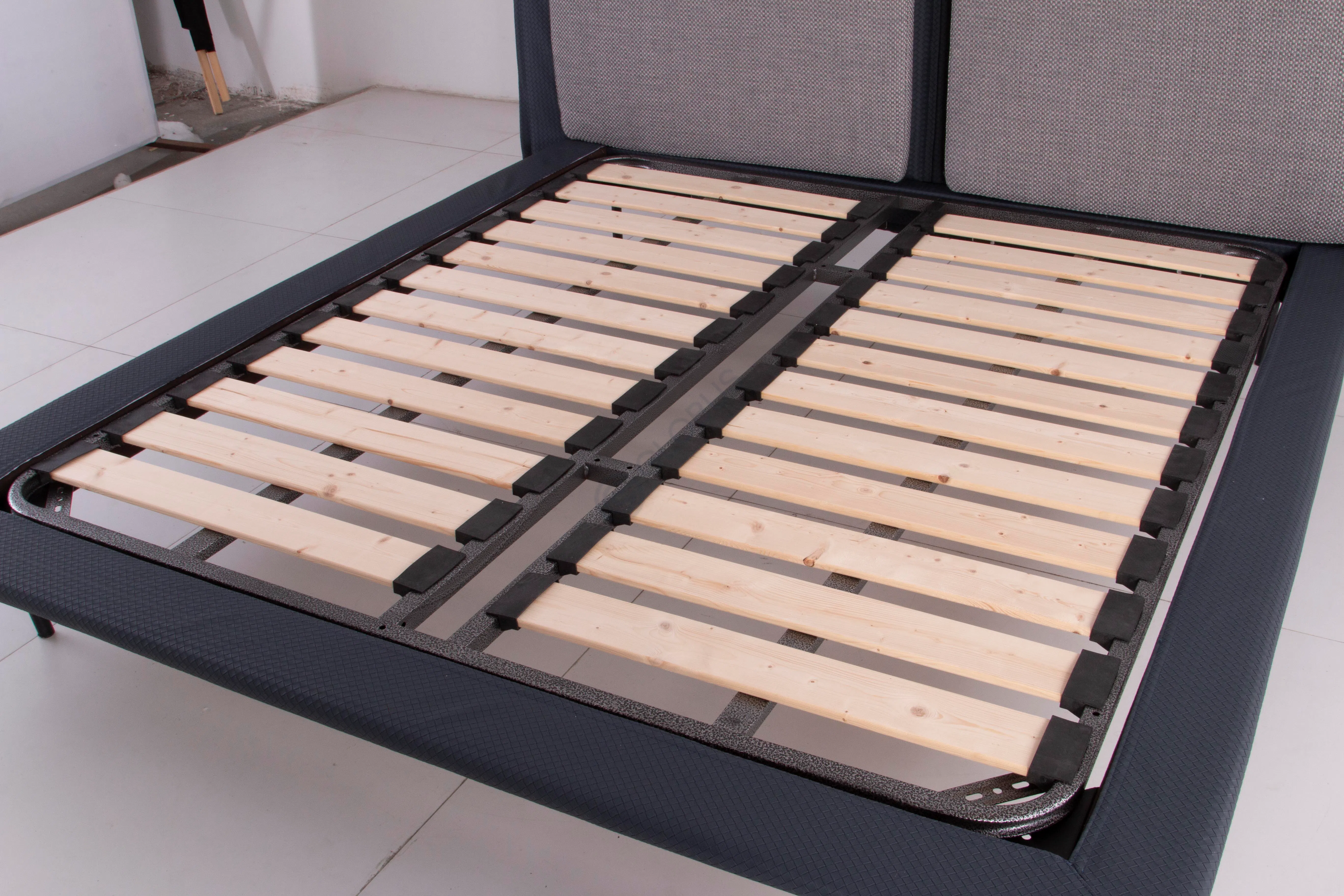 Кровать NATUZZI ITALIA Campus