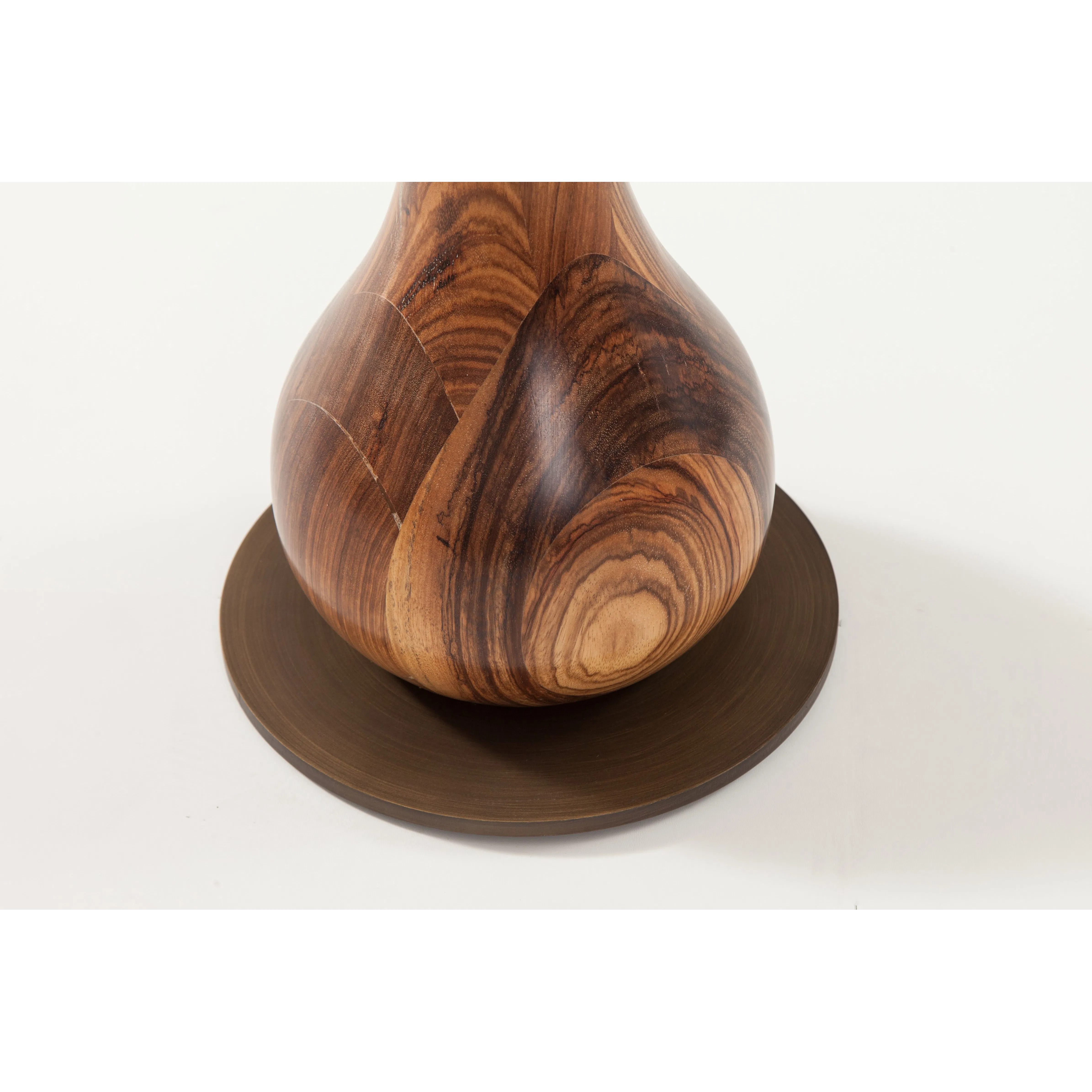 Угловой столик Admiratio