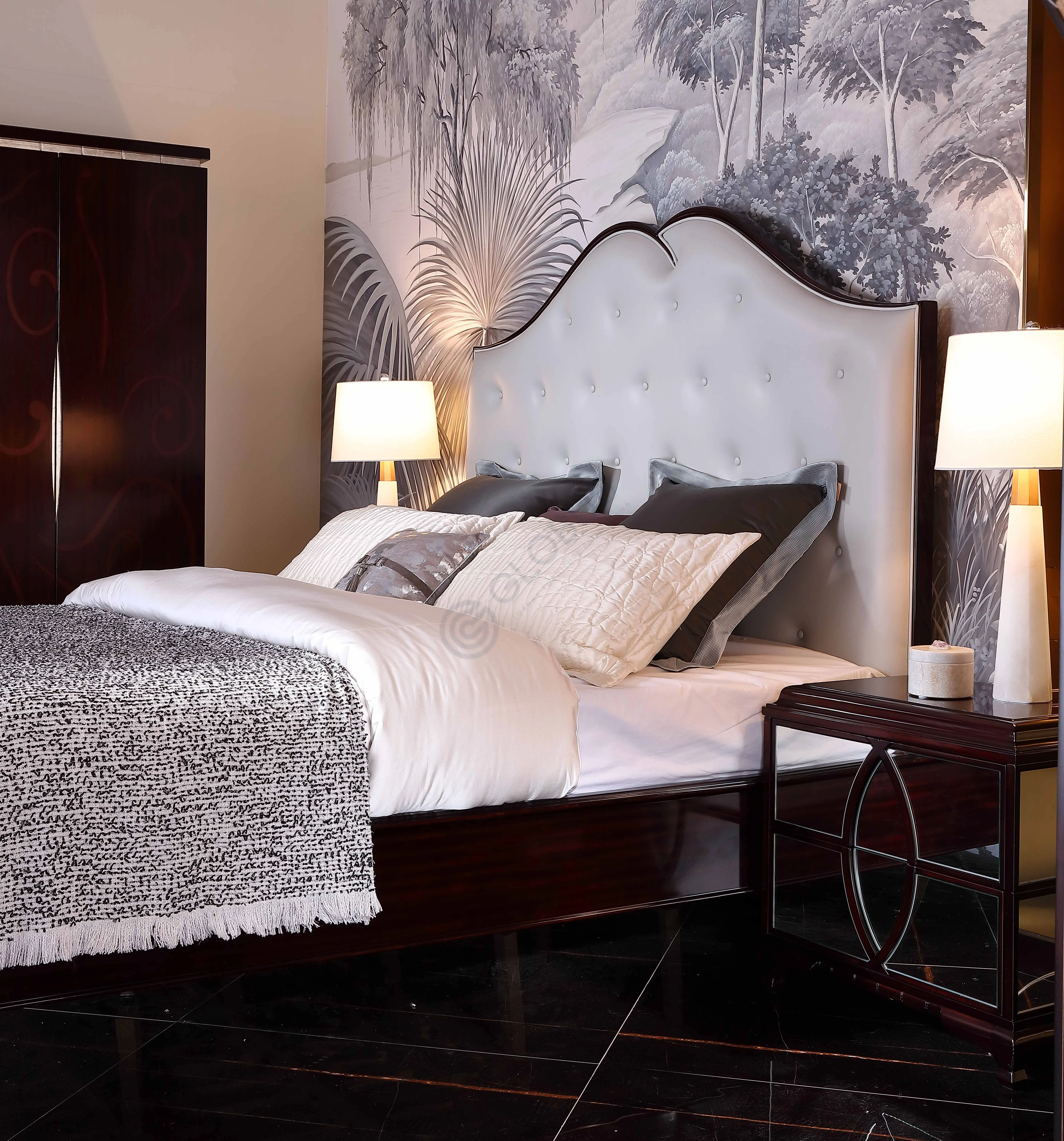 Кровать CHRISTOPHER GUY Saskia