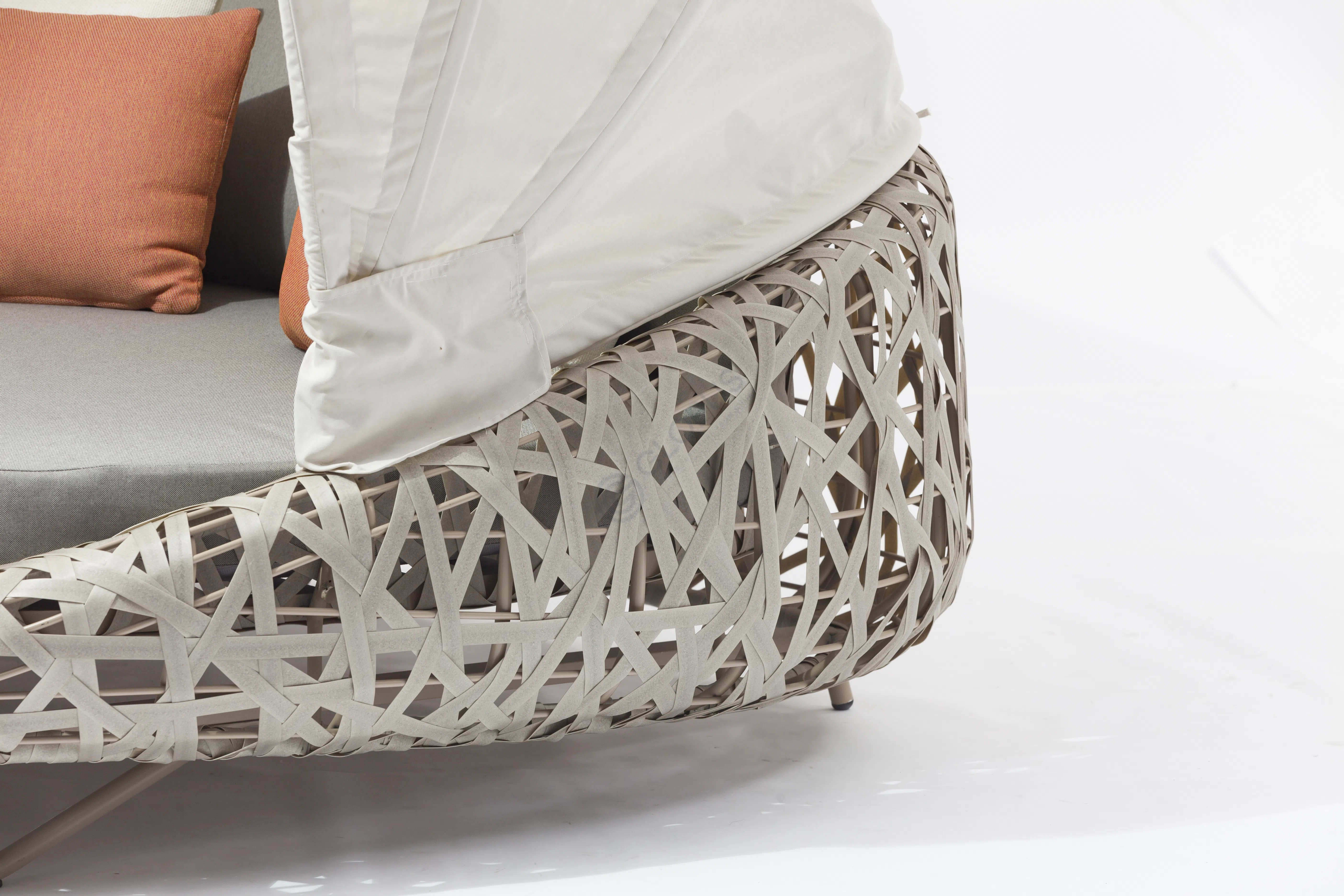 Уличная кушетка COUTURE JARDIN