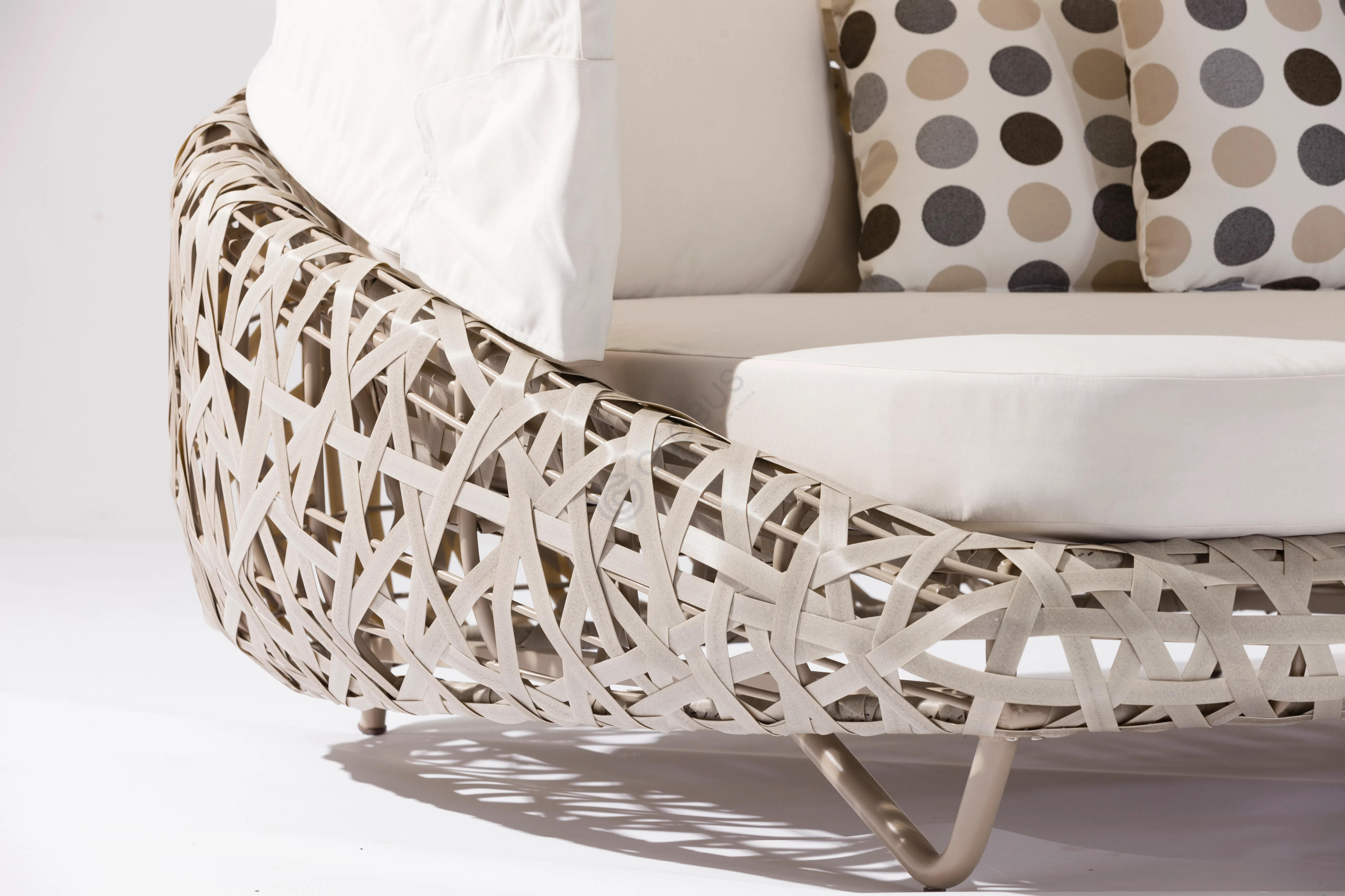 Уличная кушетка COUTURE JARDIN