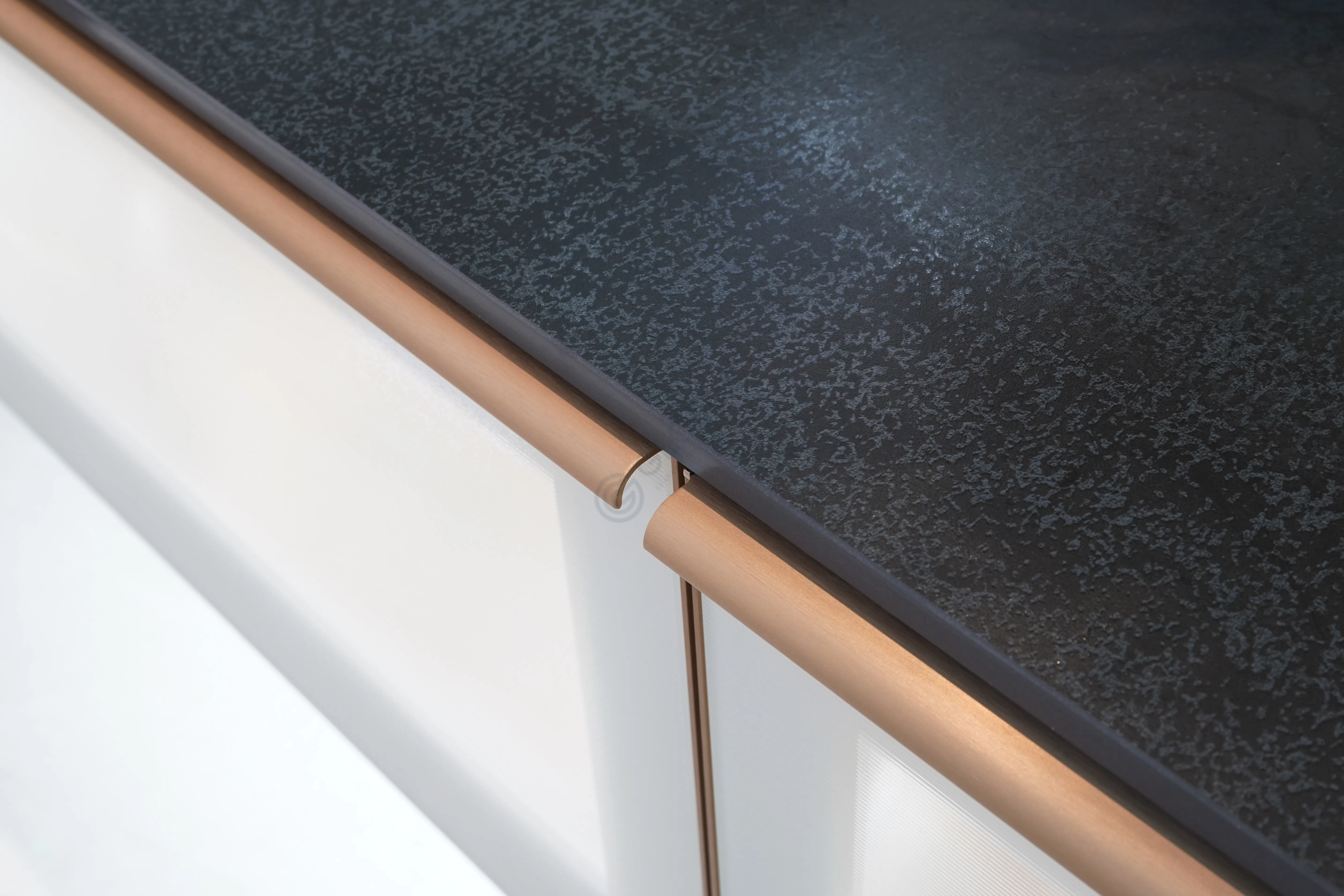 Ванный шкаф Embellis