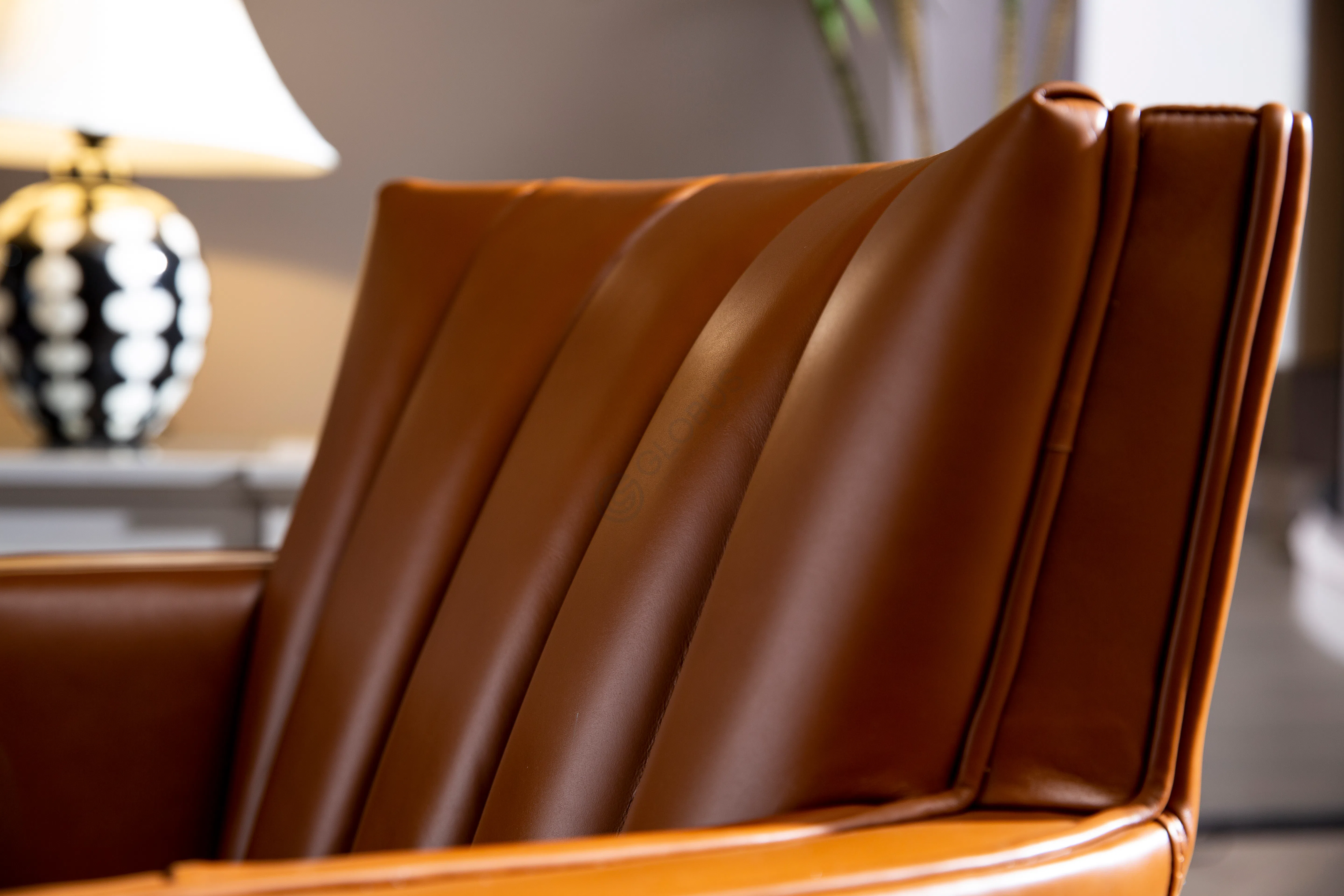 Кресло HOOKER Carson