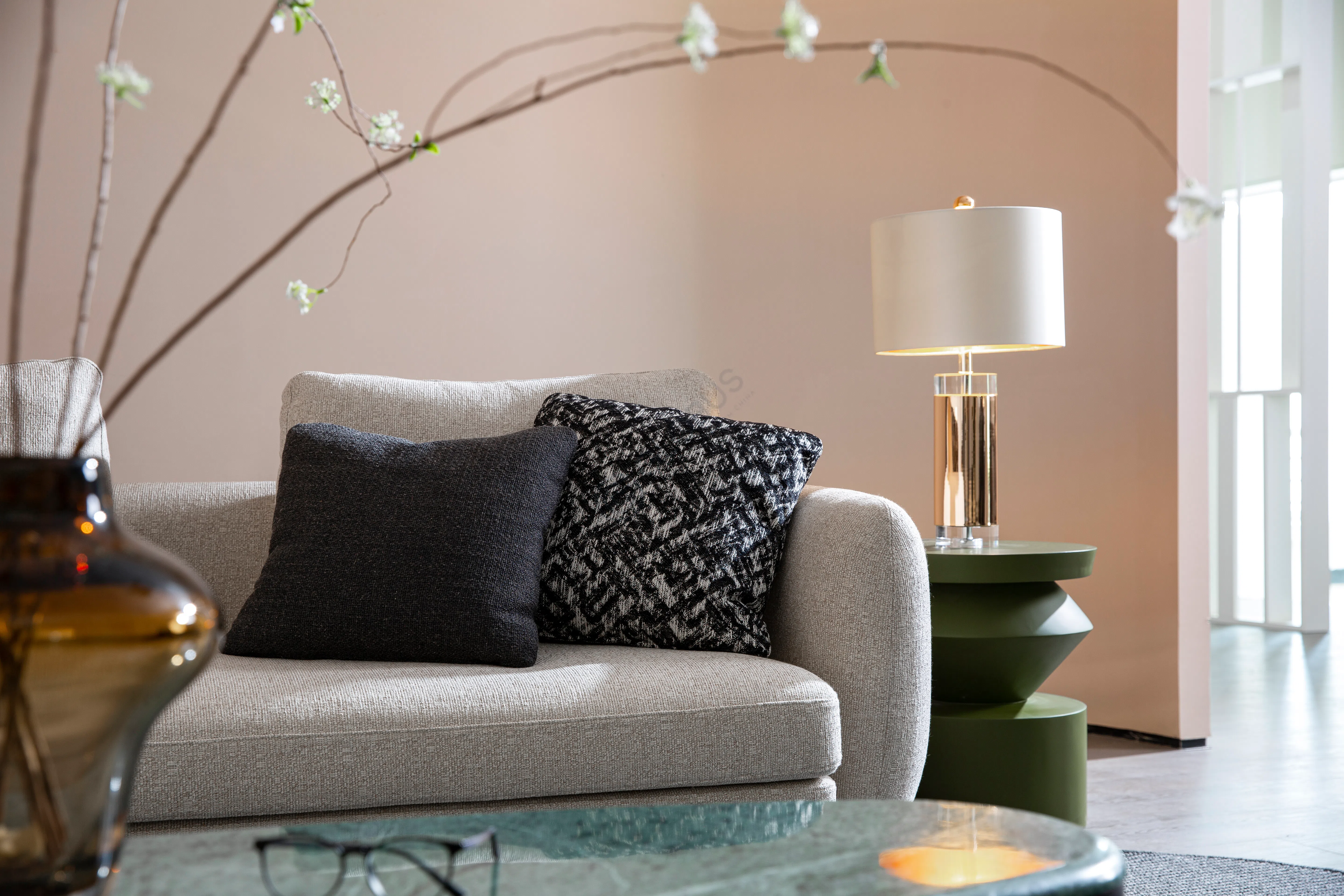 Диван EICHHOLTZ Sidney